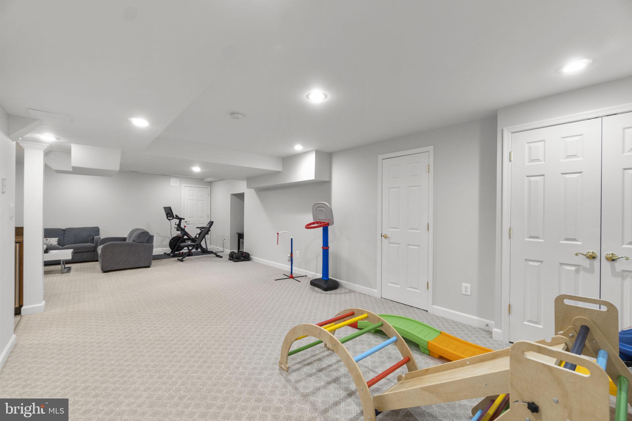 BURLEIGH MANOR - Residential