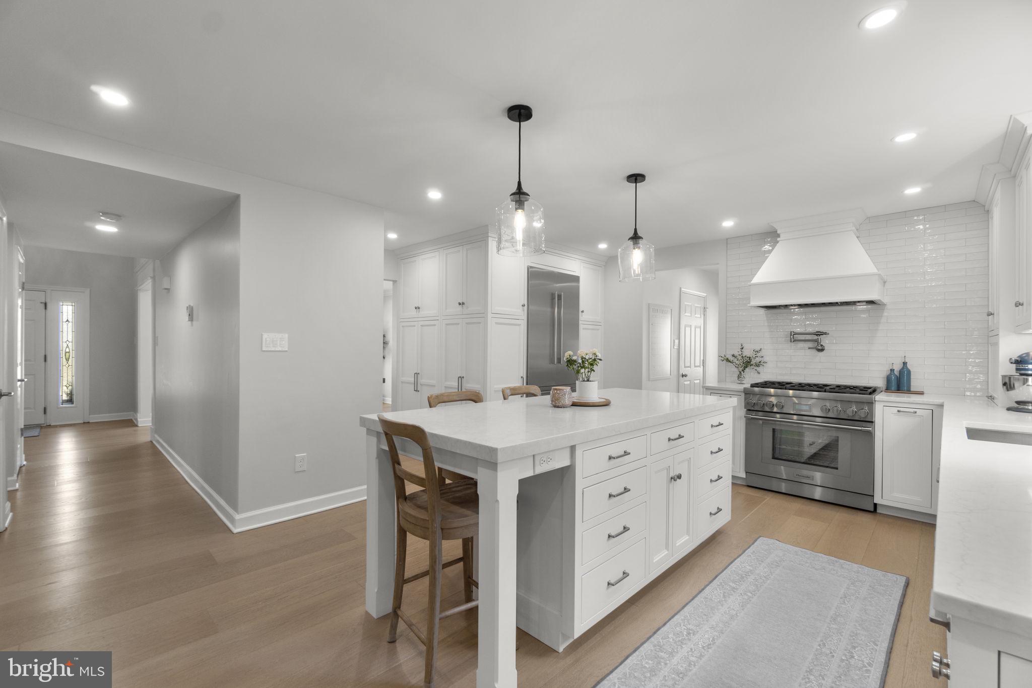 BURLEIGH MANOR - Residential