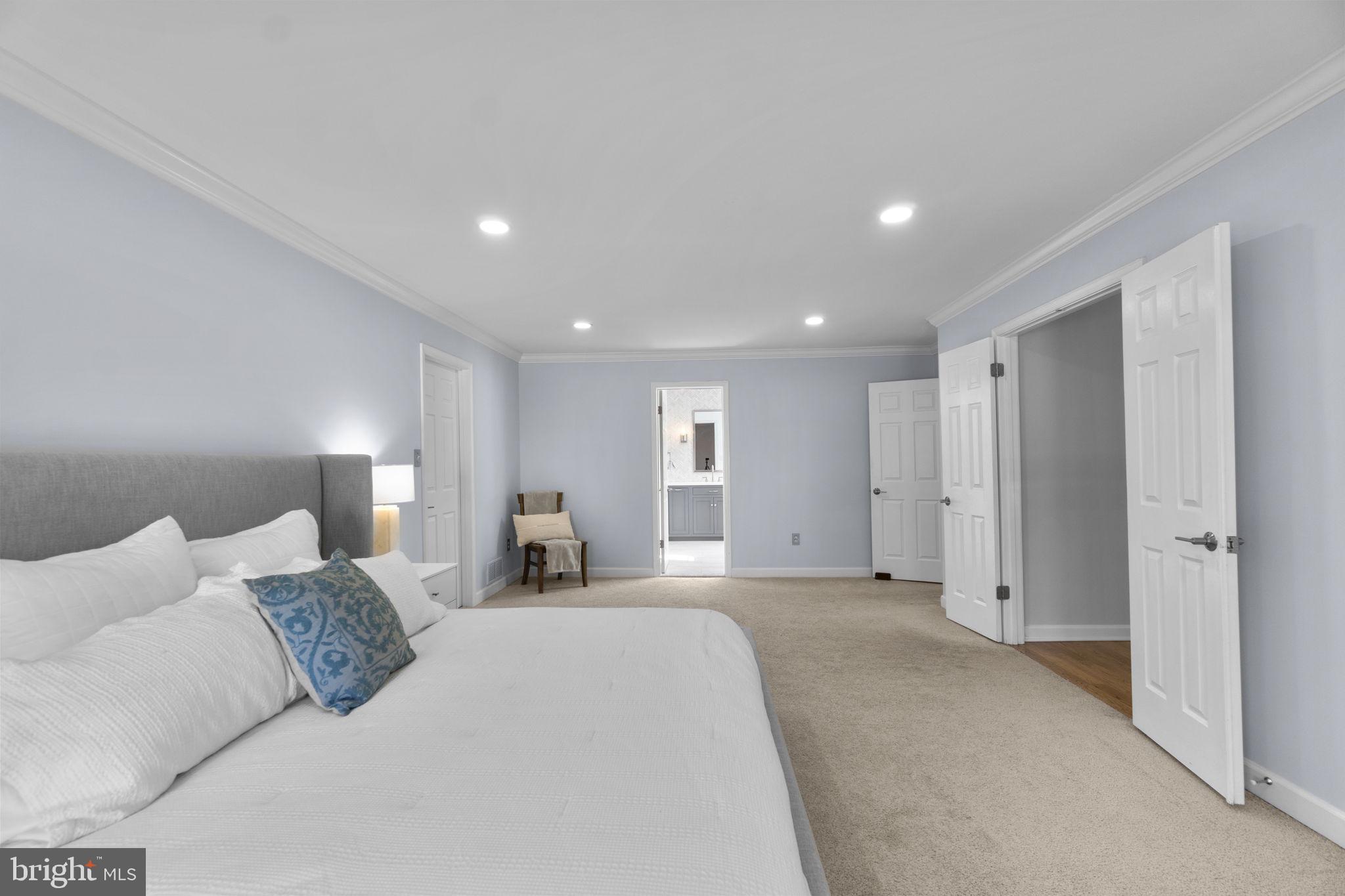 BURLEIGH MANOR - Residential