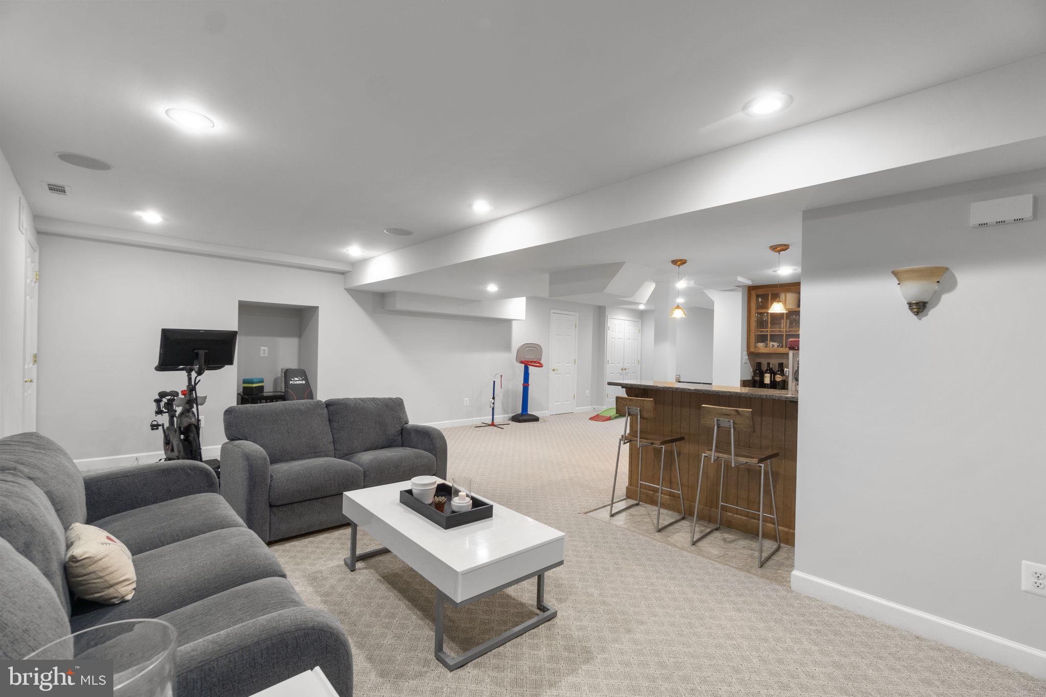 BURLEIGH MANOR - Residential