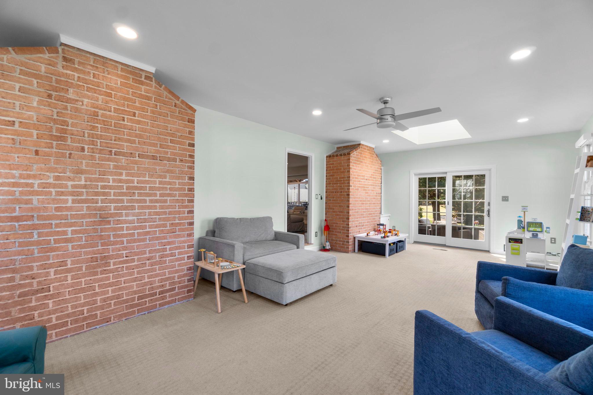 BURLEIGH MANOR - Residential