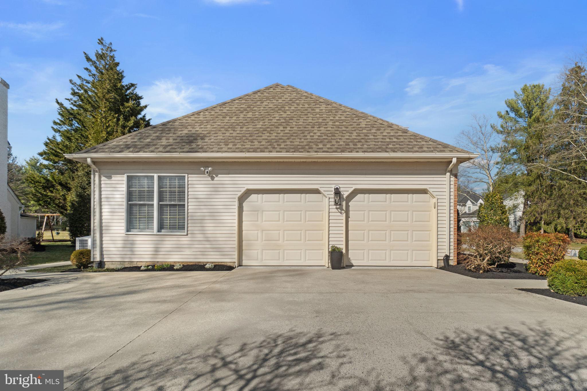 BURLEIGH MANOR - Residential