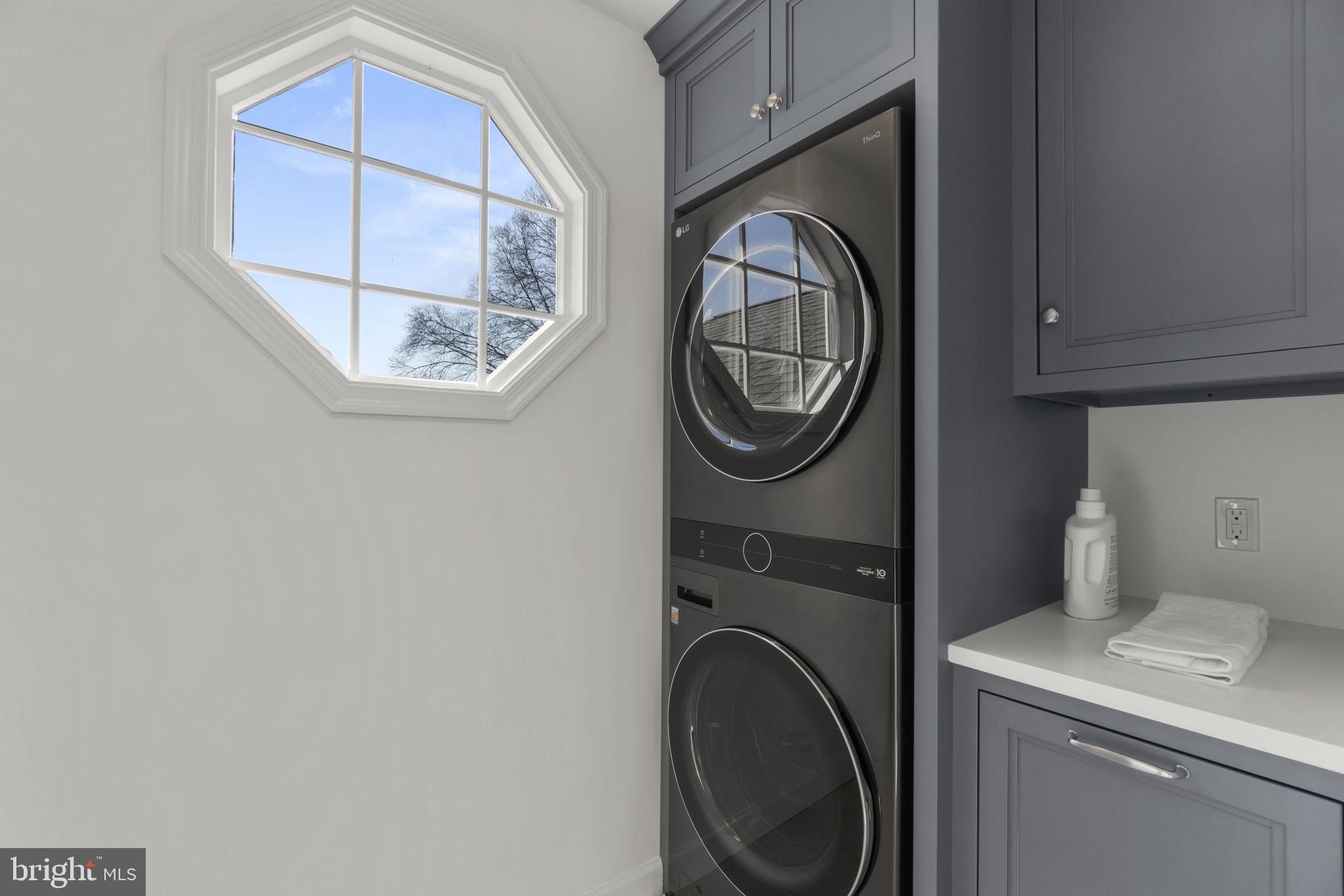 BURLEIGH MANOR - Residential