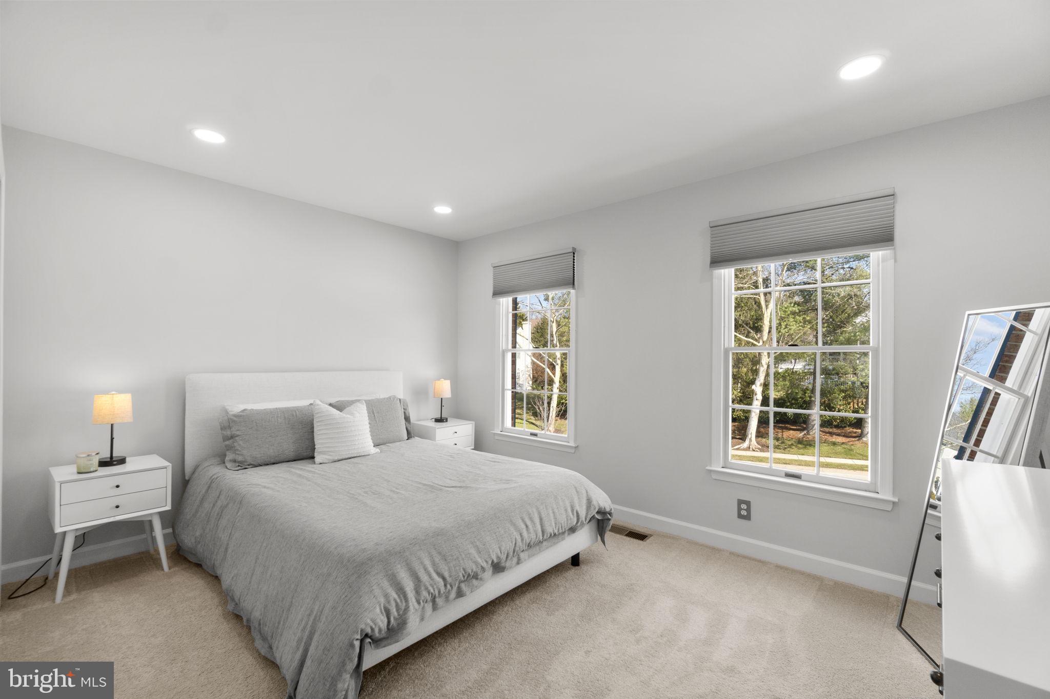 BURLEIGH MANOR - Residential