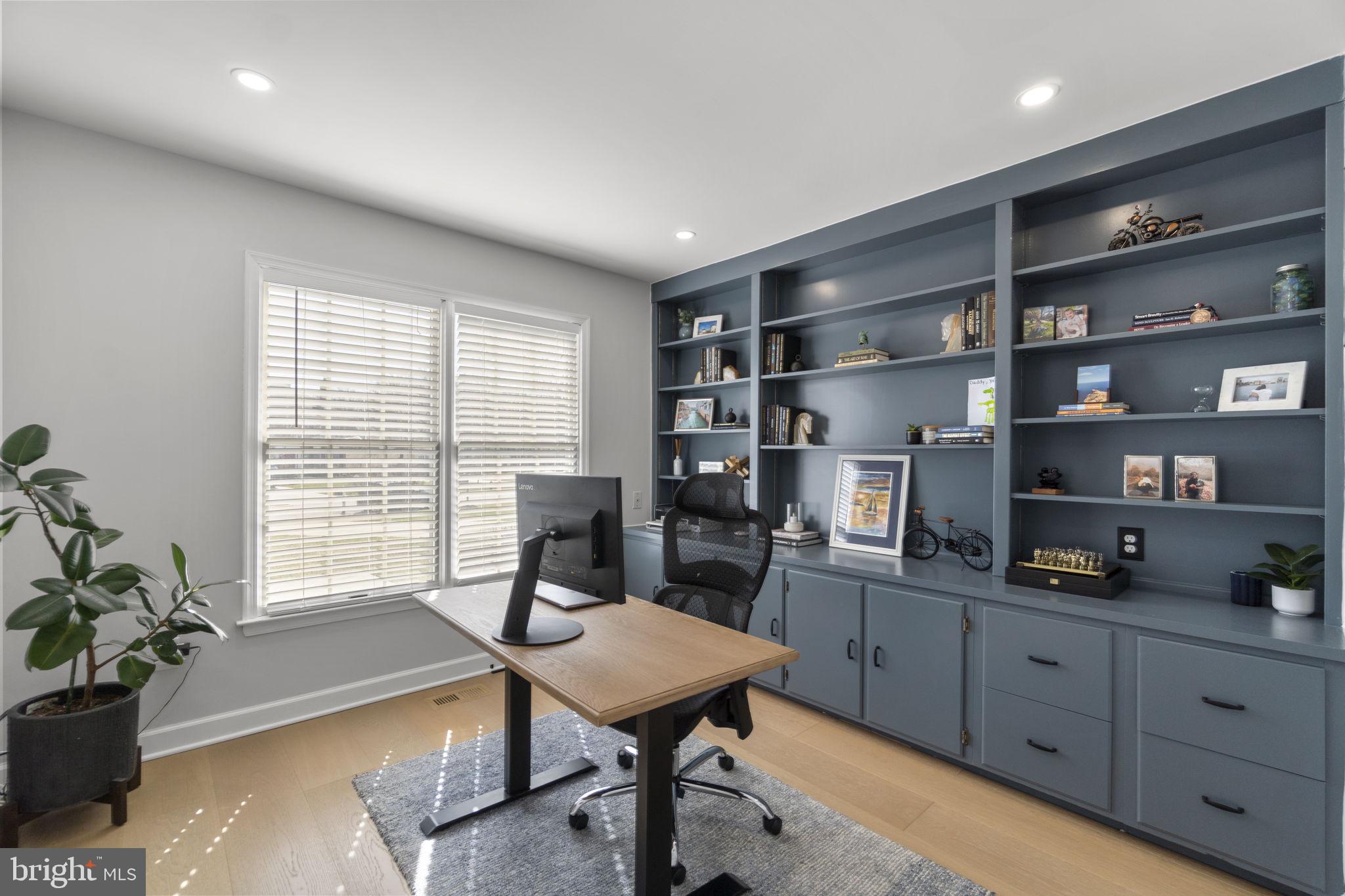 BURLEIGH MANOR - Residential