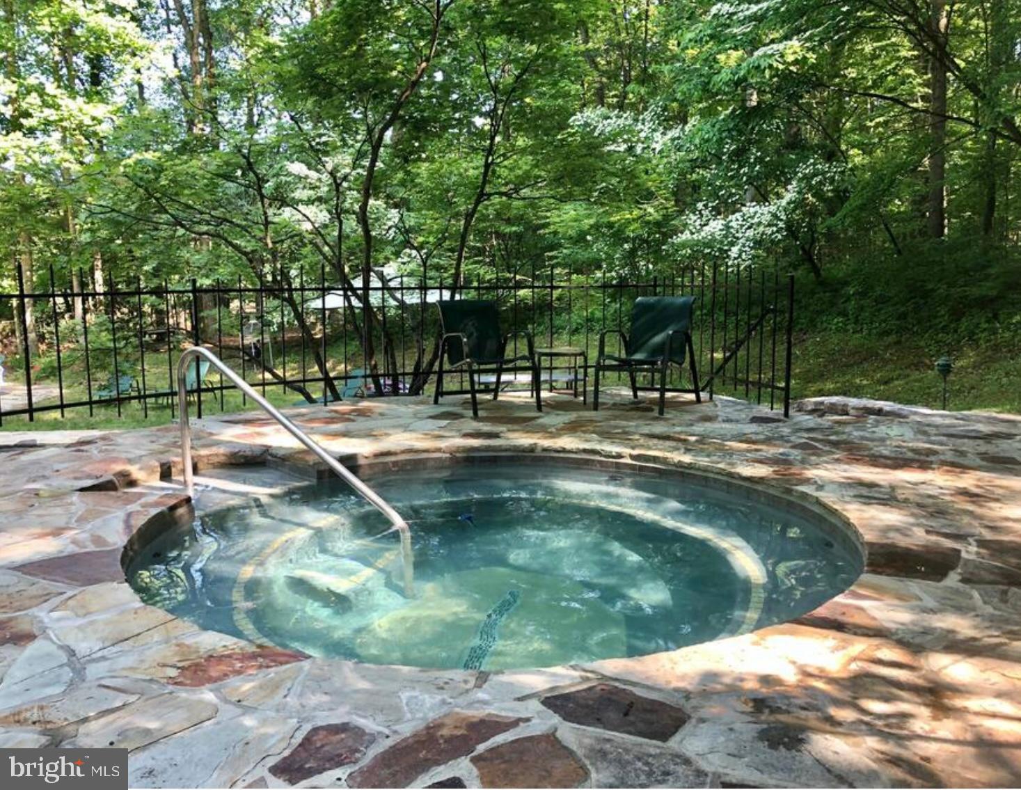 COOLFONT MOUNTAINSIDE - Residential