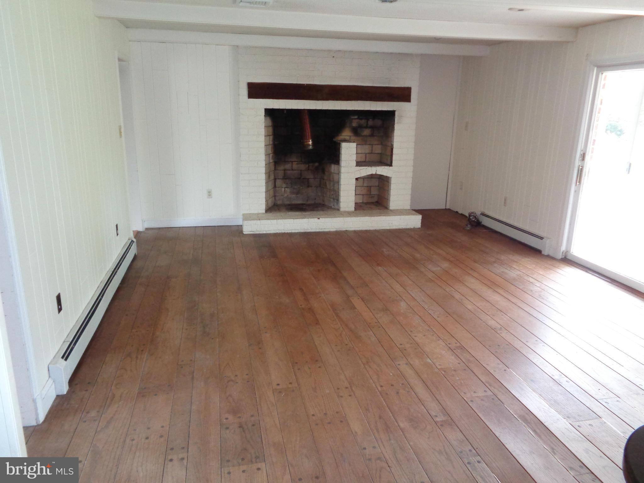 DAVIDSONVILLE - Residential