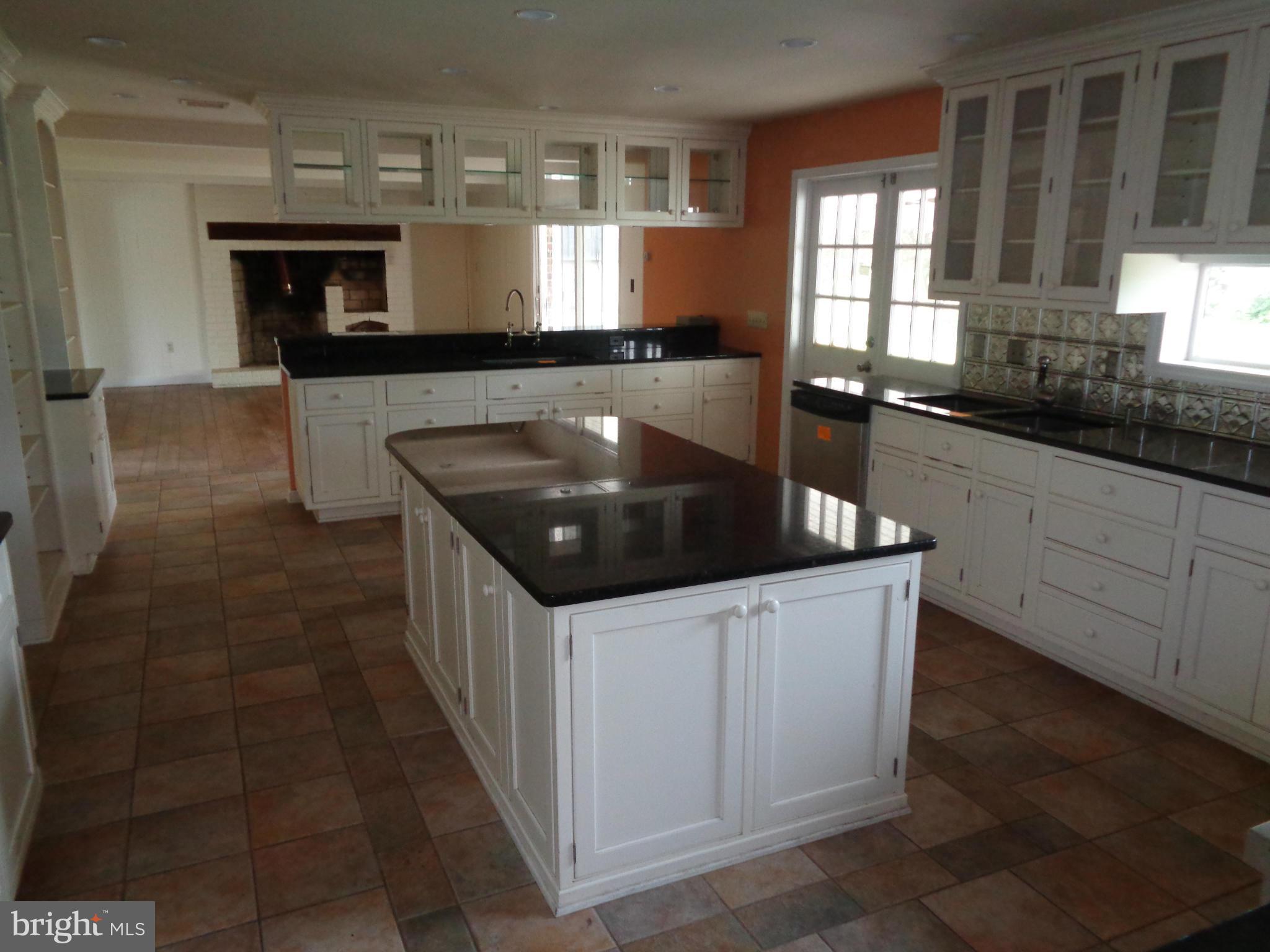 DAVIDSONVILLE - Residential