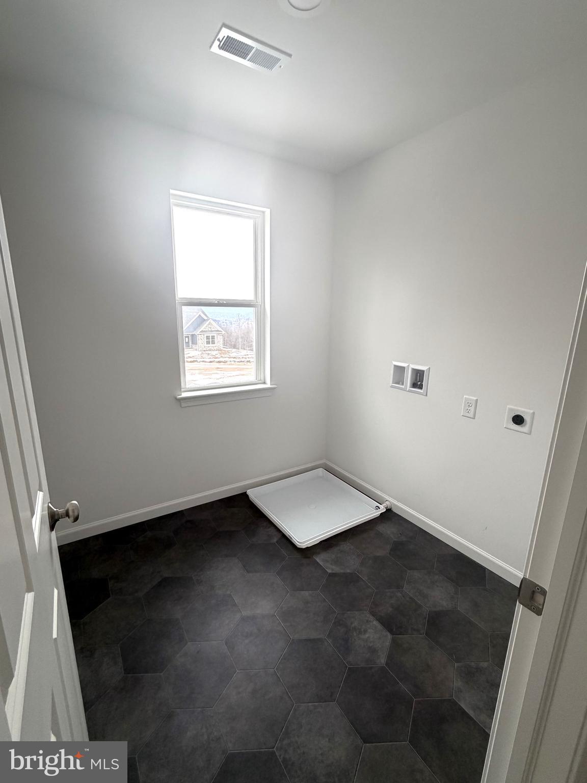 ROCKVILLE ESTATES - Residential