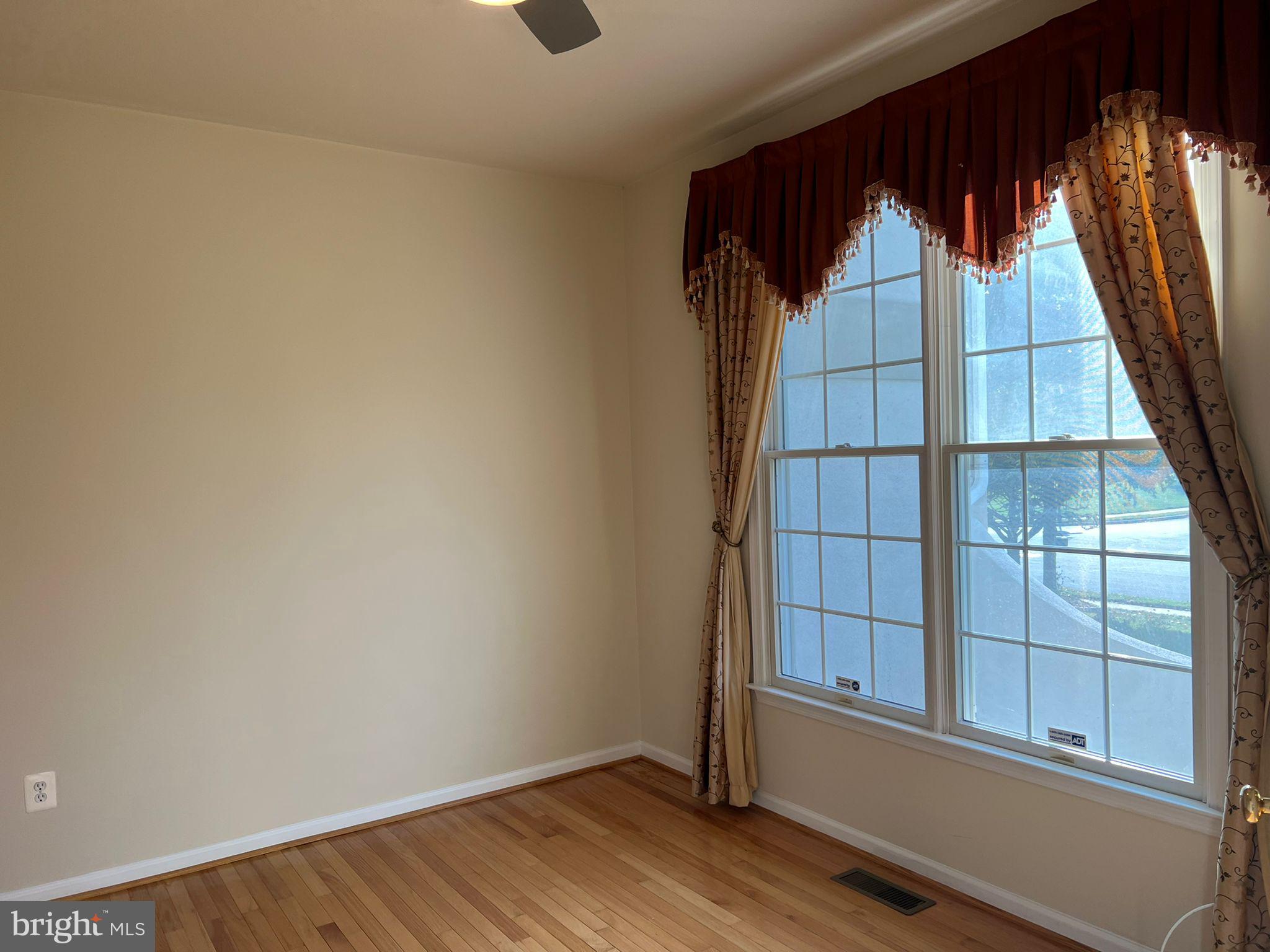 LOUDOUN VALLEY ESTATES - Residential Lease