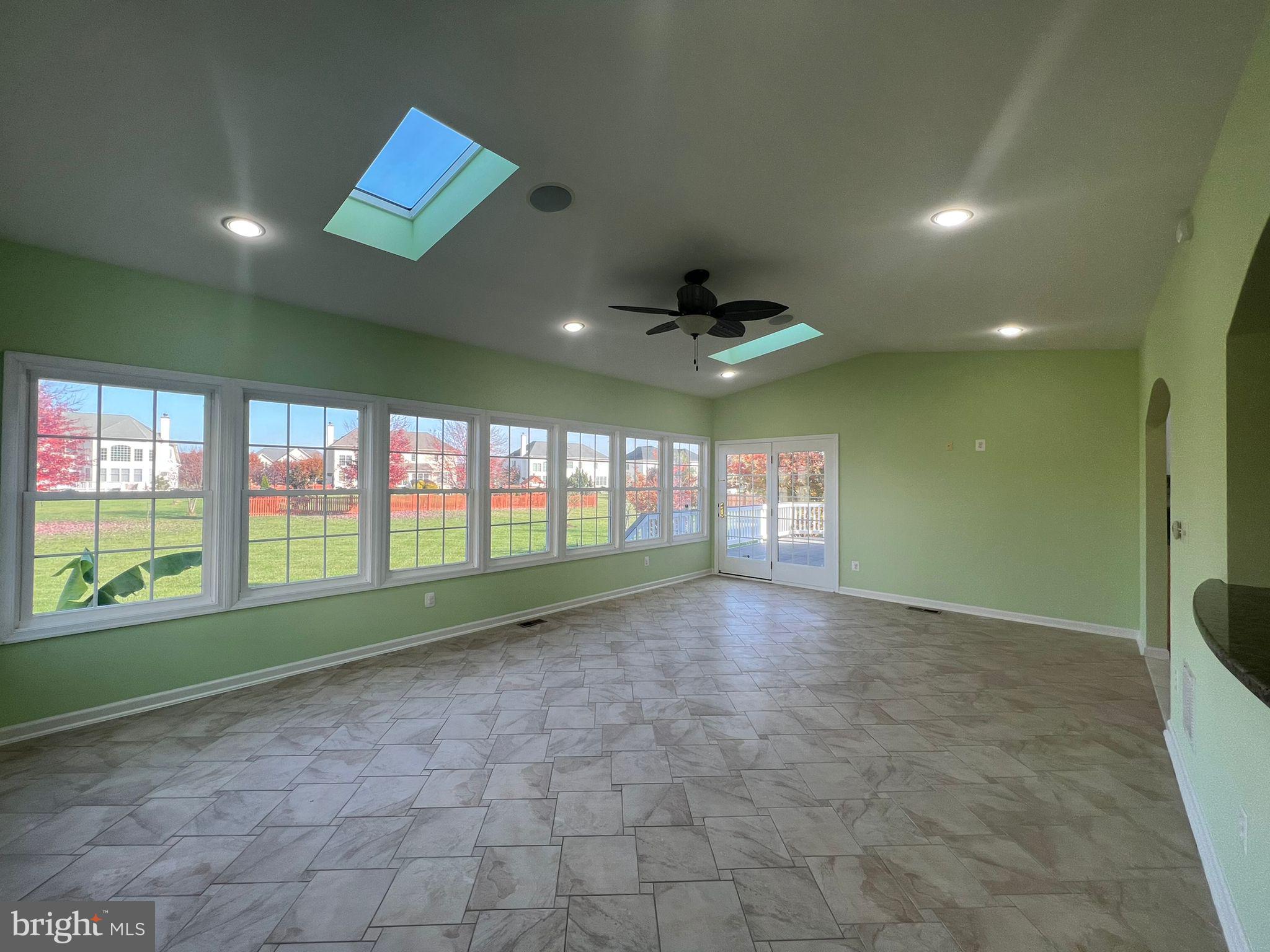 LOUDOUN VALLEY ESTATES - Residential Lease