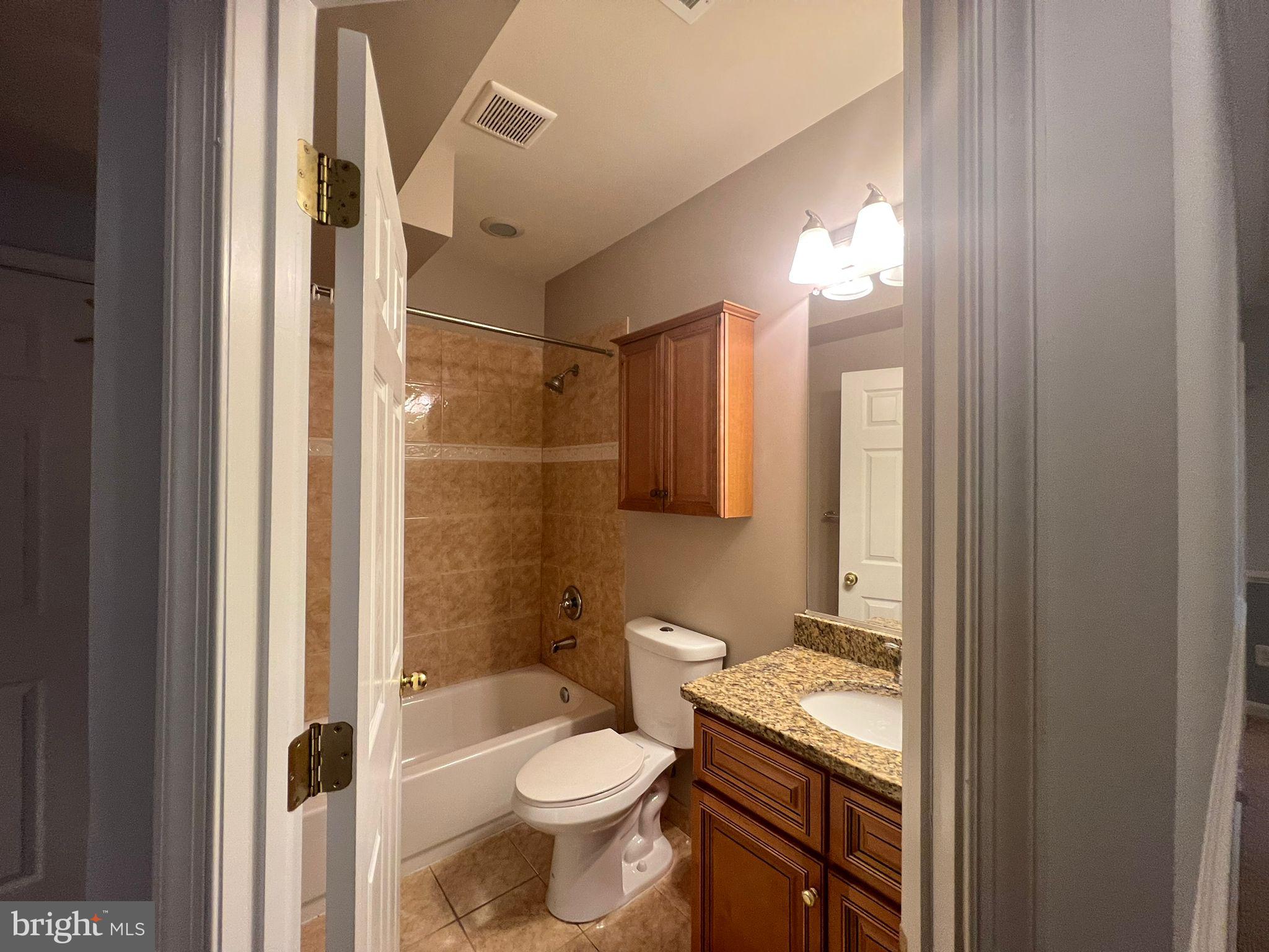 LOUDOUN VALLEY ESTATES - Residential Lease