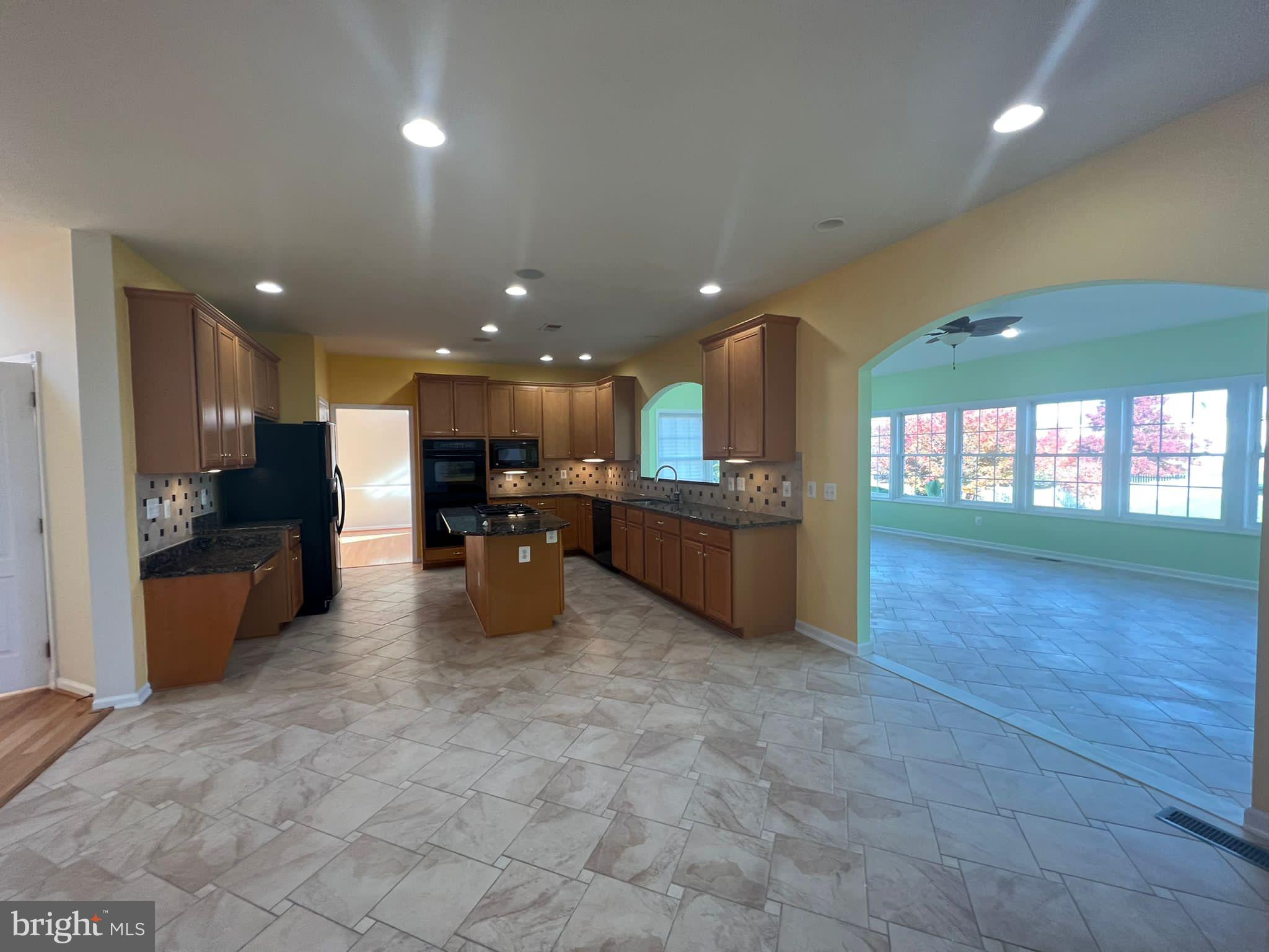 LOUDOUN VALLEY ESTATES - Residential Lease