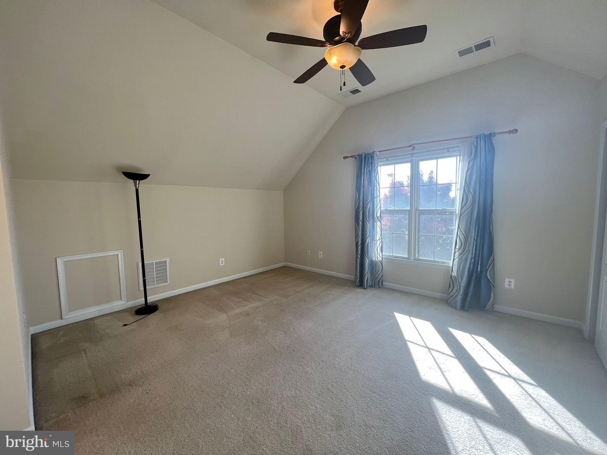 LOUDOUN VALLEY ESTATES - Residential Lease