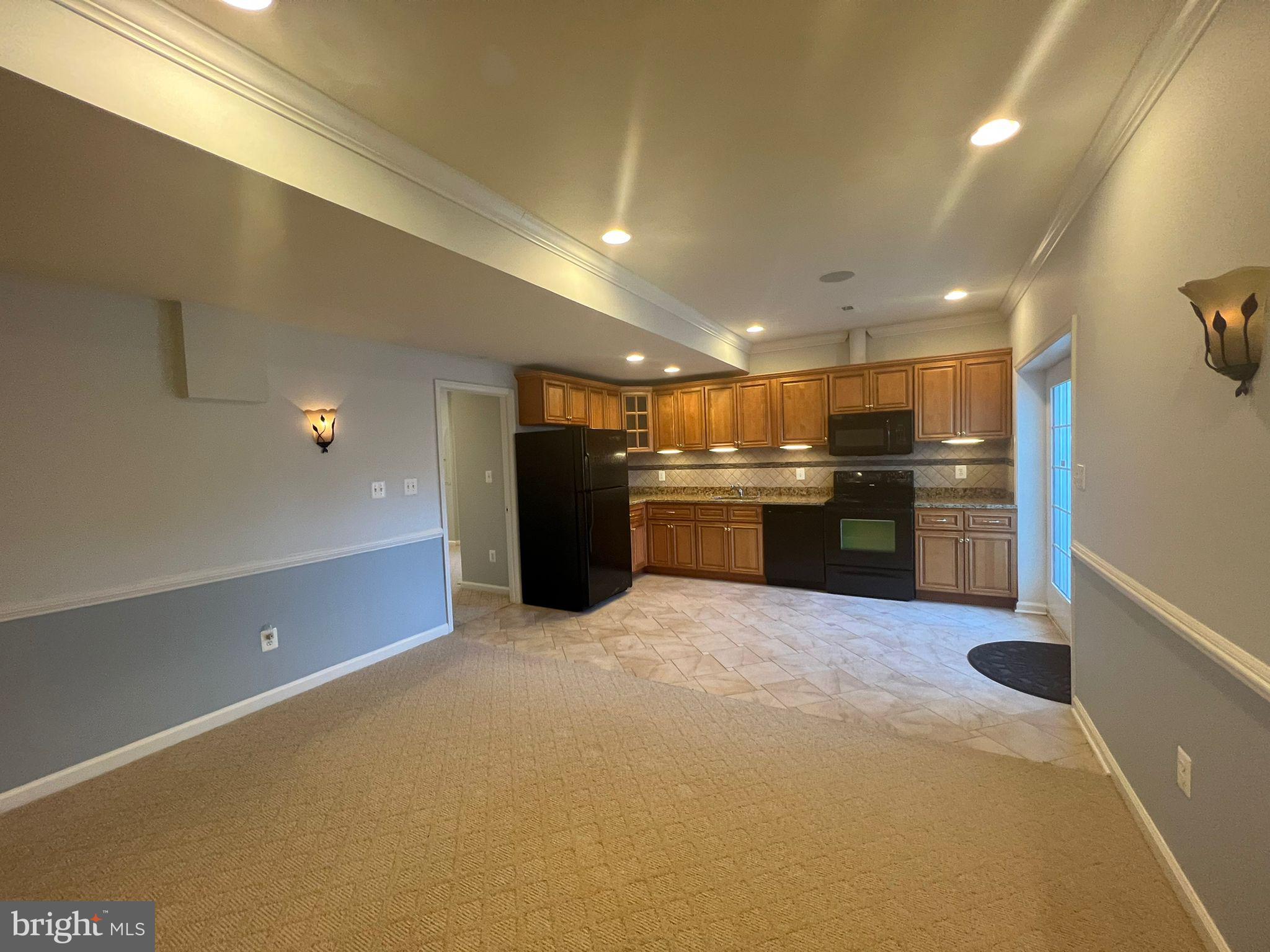 LOUDOUN VALLEY ESTATES - Residential Lease