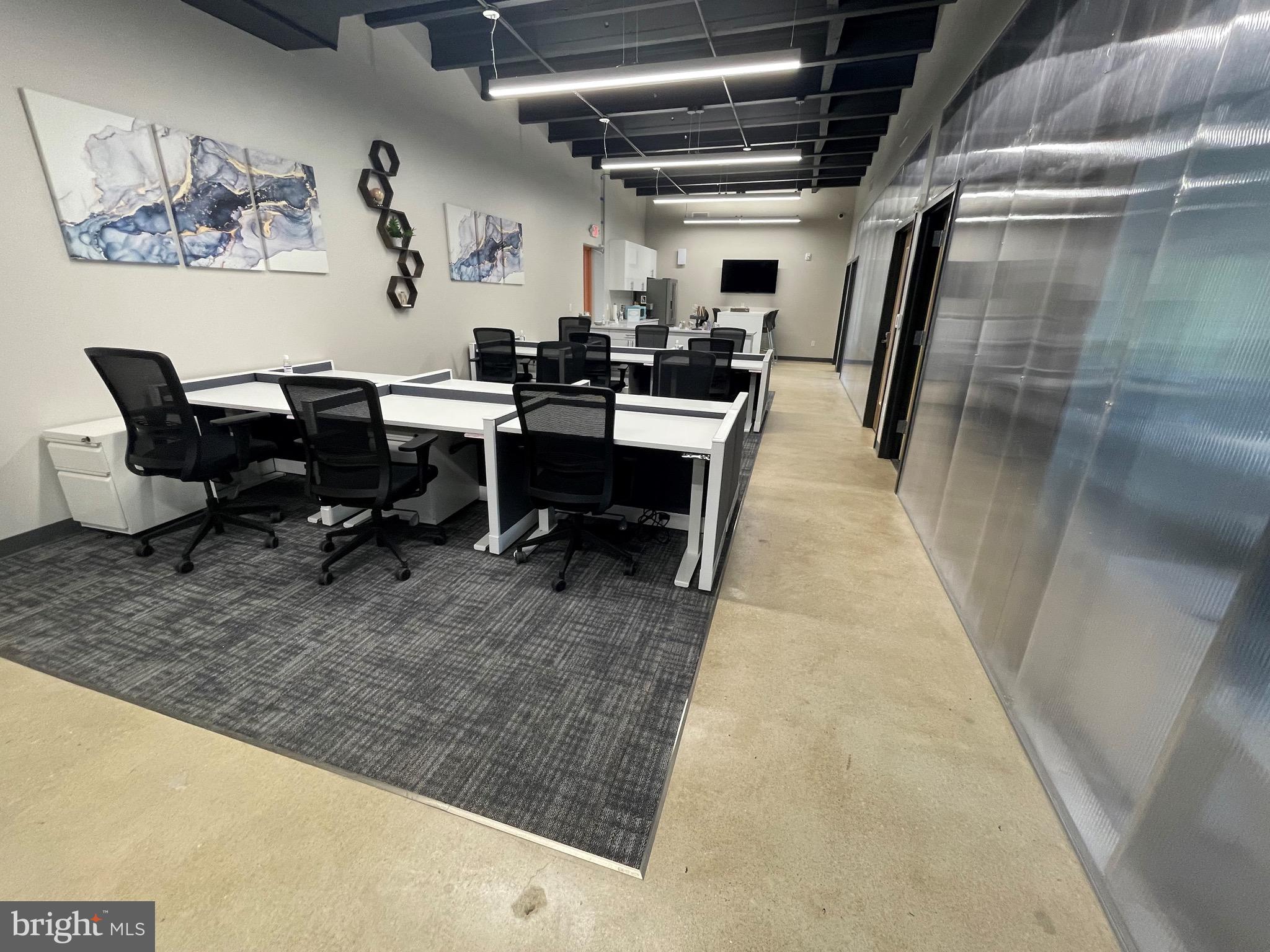 40 LLOYD AVENUE PRIVATE OFFICES