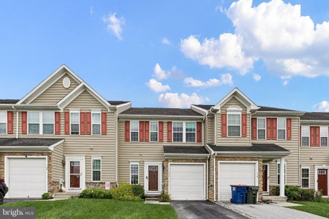 Townhouse For Sale - 112 Tulsk Road<br/> Chester County, AVONDALE, PA 19311