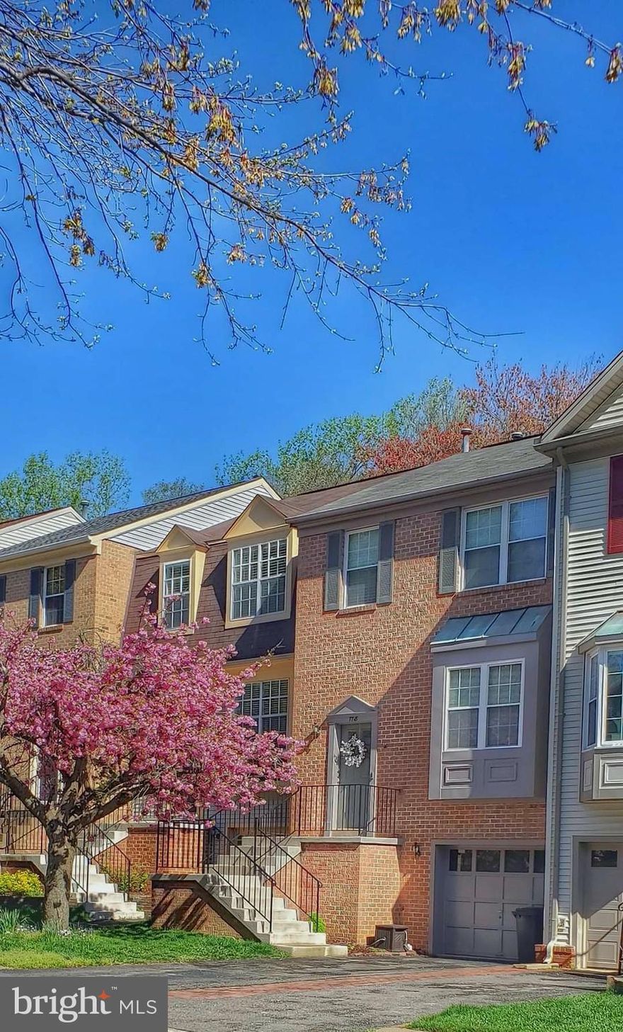 Beautiful, nice, clean, updated 3 level townhouse with 1 car garage in the sought-after, family friendly neighborhood of Daventry.  Backs into woods!  Granite countertops, hardwood flooring throughout the main level & upstairs, Berber carpeting in the basement/rec room with fireplace.  Trendy gray paint interior throughout the house.  Large deck off kitchen + fenced patio in lower level.  Fantastic, highly rated school pyramid of West Springfield. Community Amenities: Pool, tennis, sports court, playground. Close to I95,395,495, FFX CTY PKWY, SPRINGFIELD METRO & CARPOOL STAGING AREAS. Walkable to slug line/express bus to the Pentagon. *PET on case by case with pet deposit (per pet) * *No Smoking**
Contact Listing Agent for any questions /application process (NVAR Rental Application).  The following may be required: picture ID, two most recent pay statements, W2 for last 2 years tax return and Schedule C if applicable or Copy of LES and Military orders with submission of a signed application.   Applicant agrees to credit and background check and employment verification. Good credit preferred.