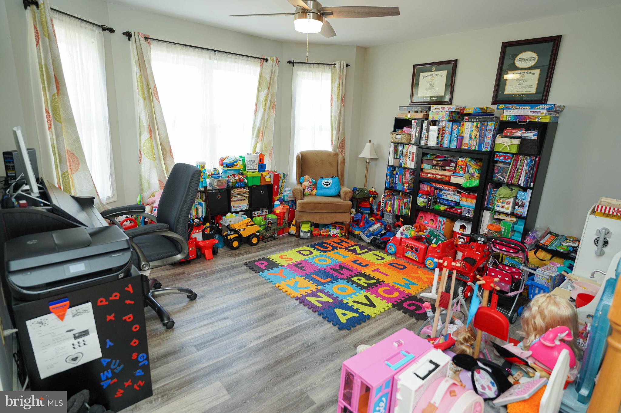 MOCKING BIRD - Residential