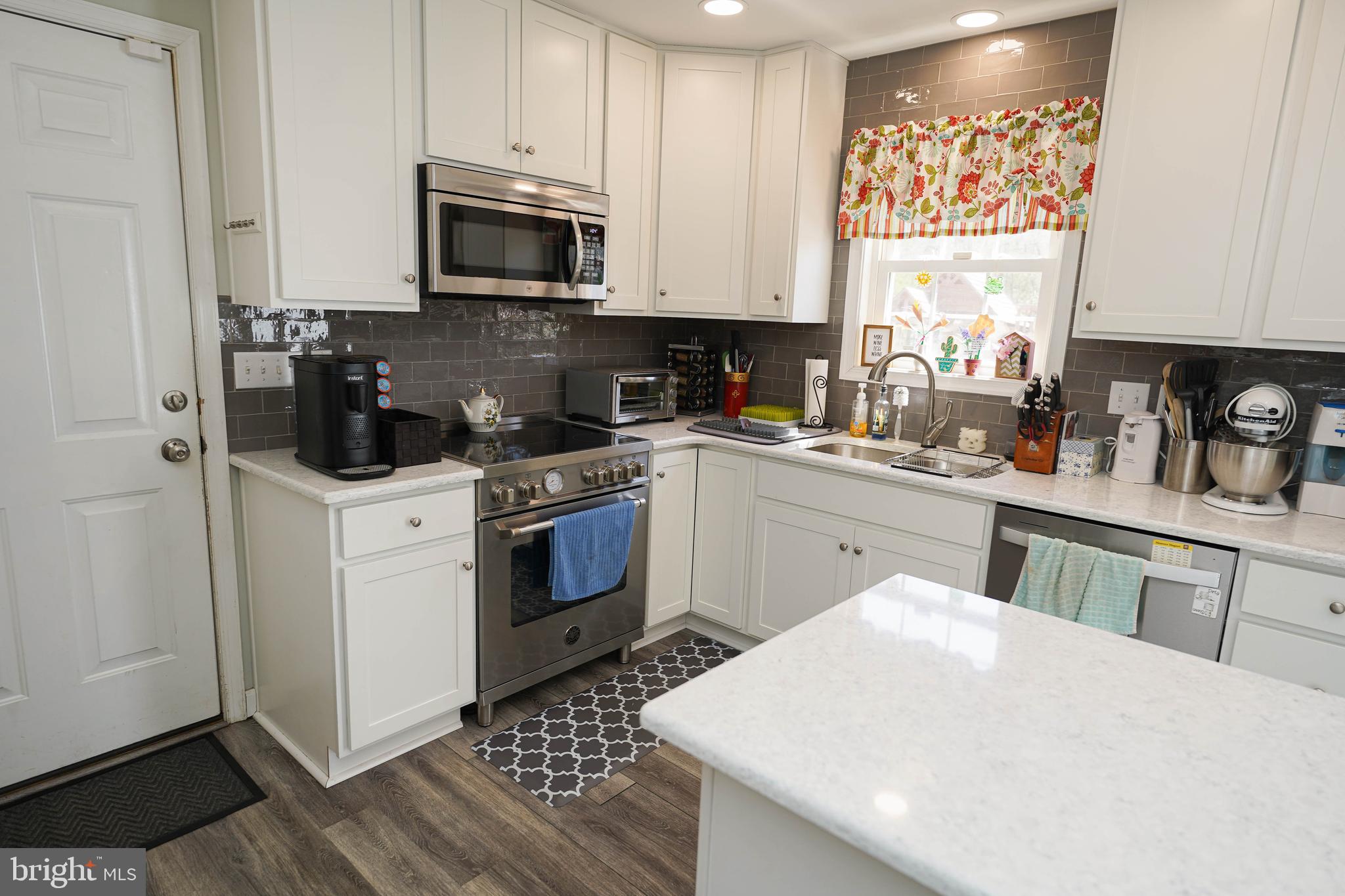 MOCKING BIRD - Residential