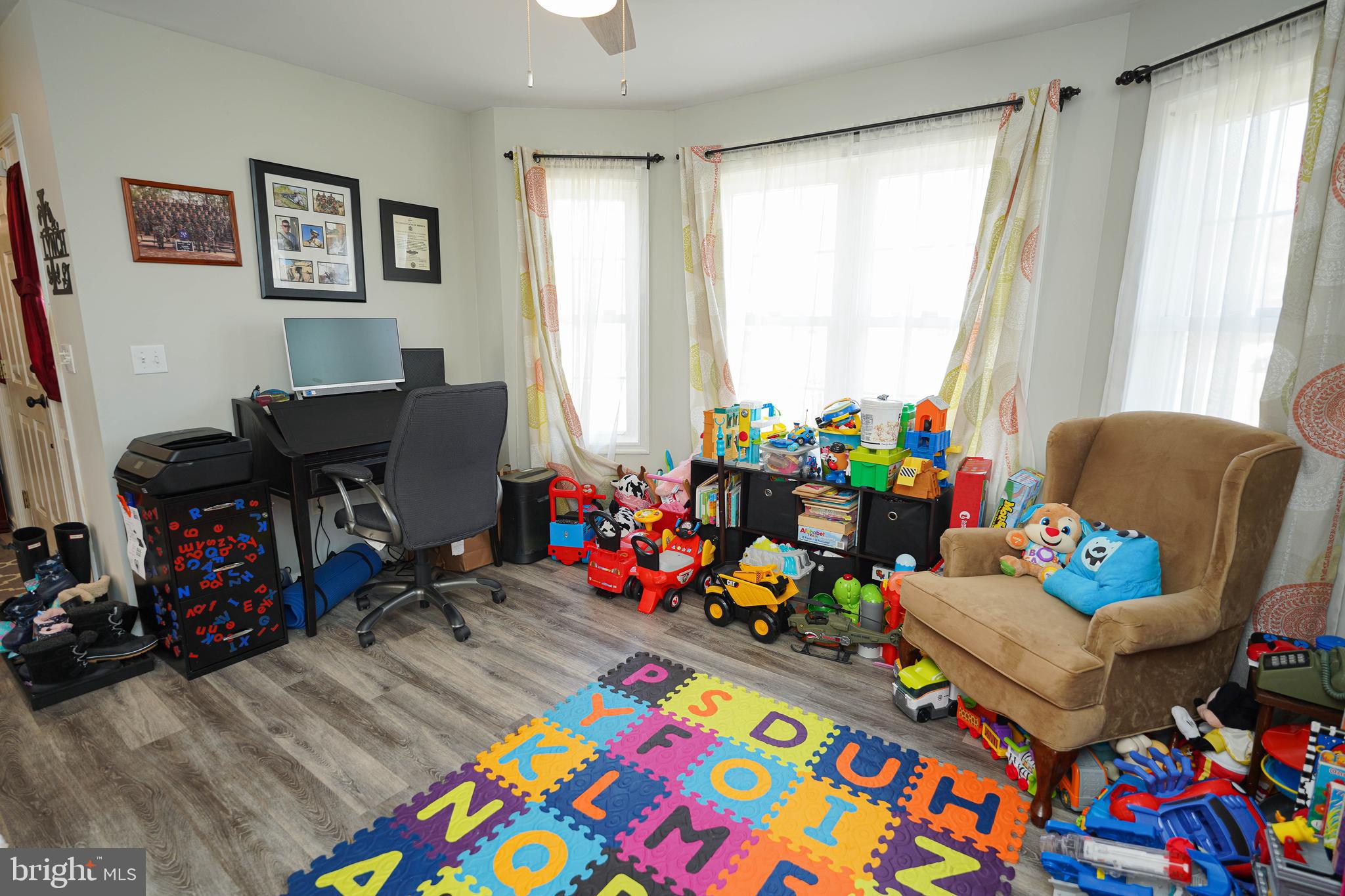 MOCKING BIRD - Residential