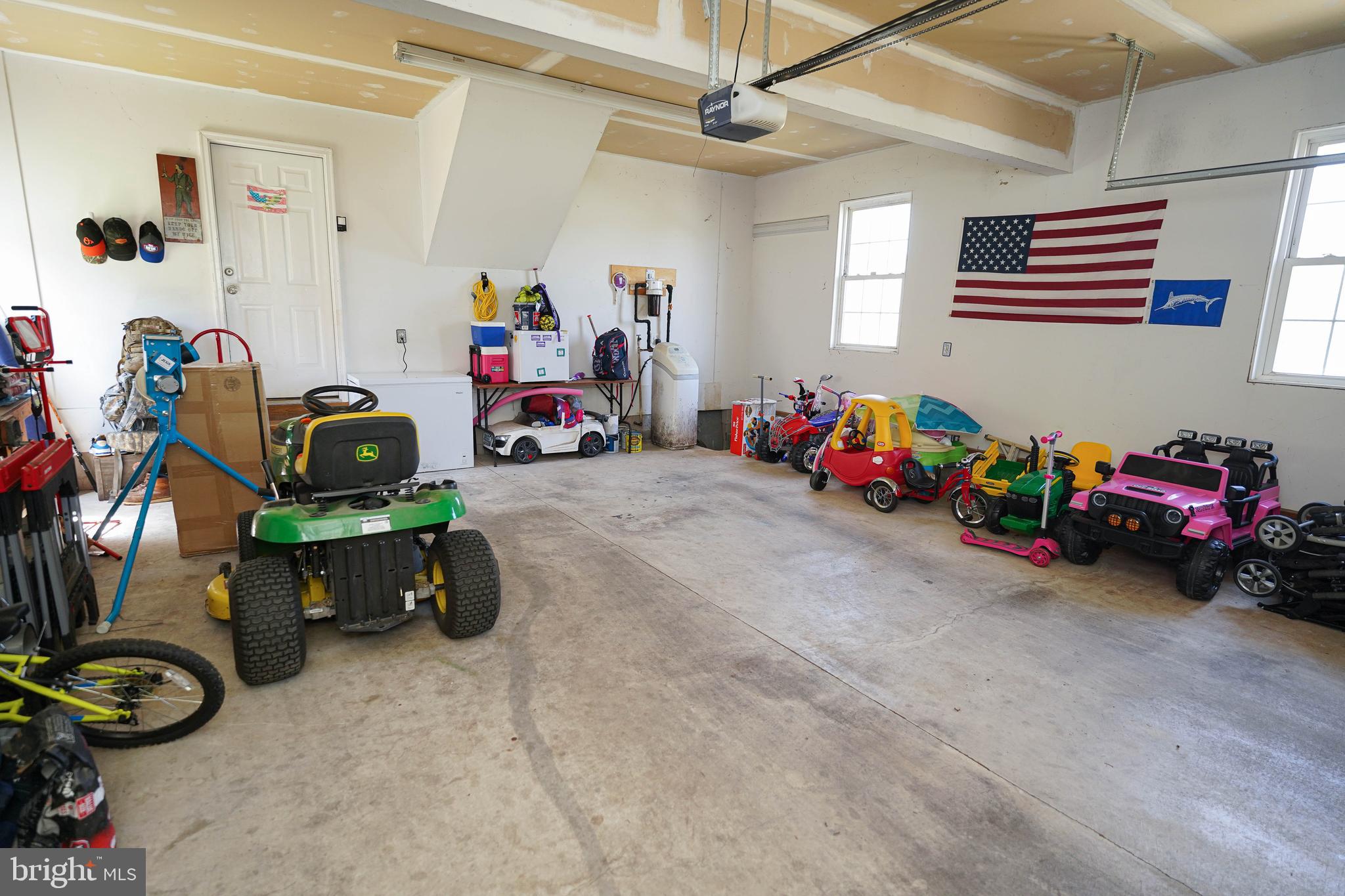 MOCKING BIRD - Residential