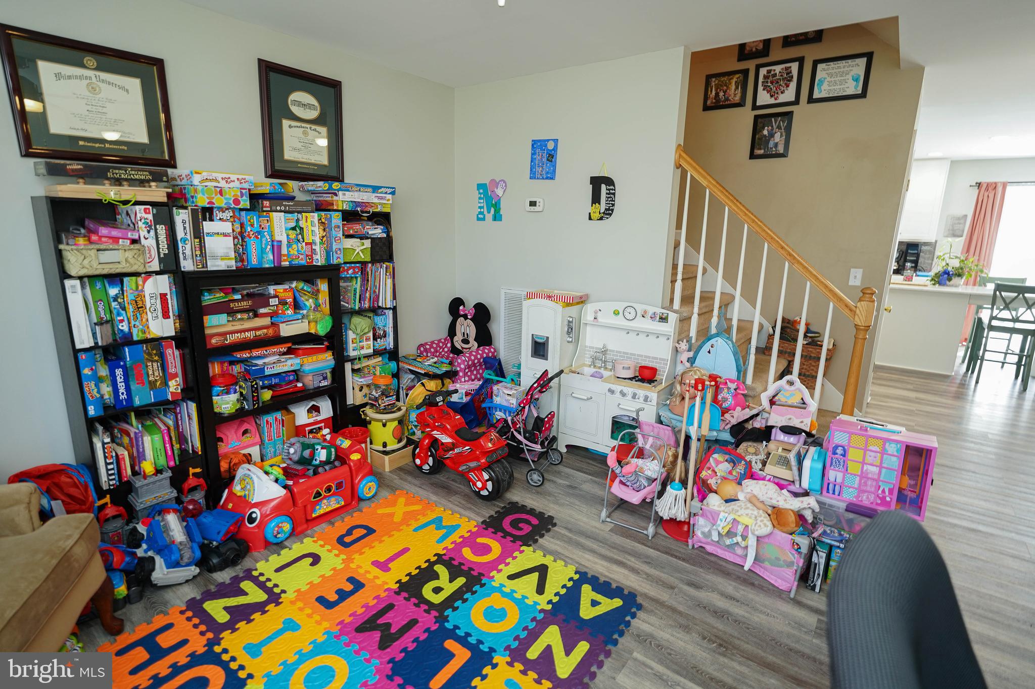 MOCKING BIRD - Residential