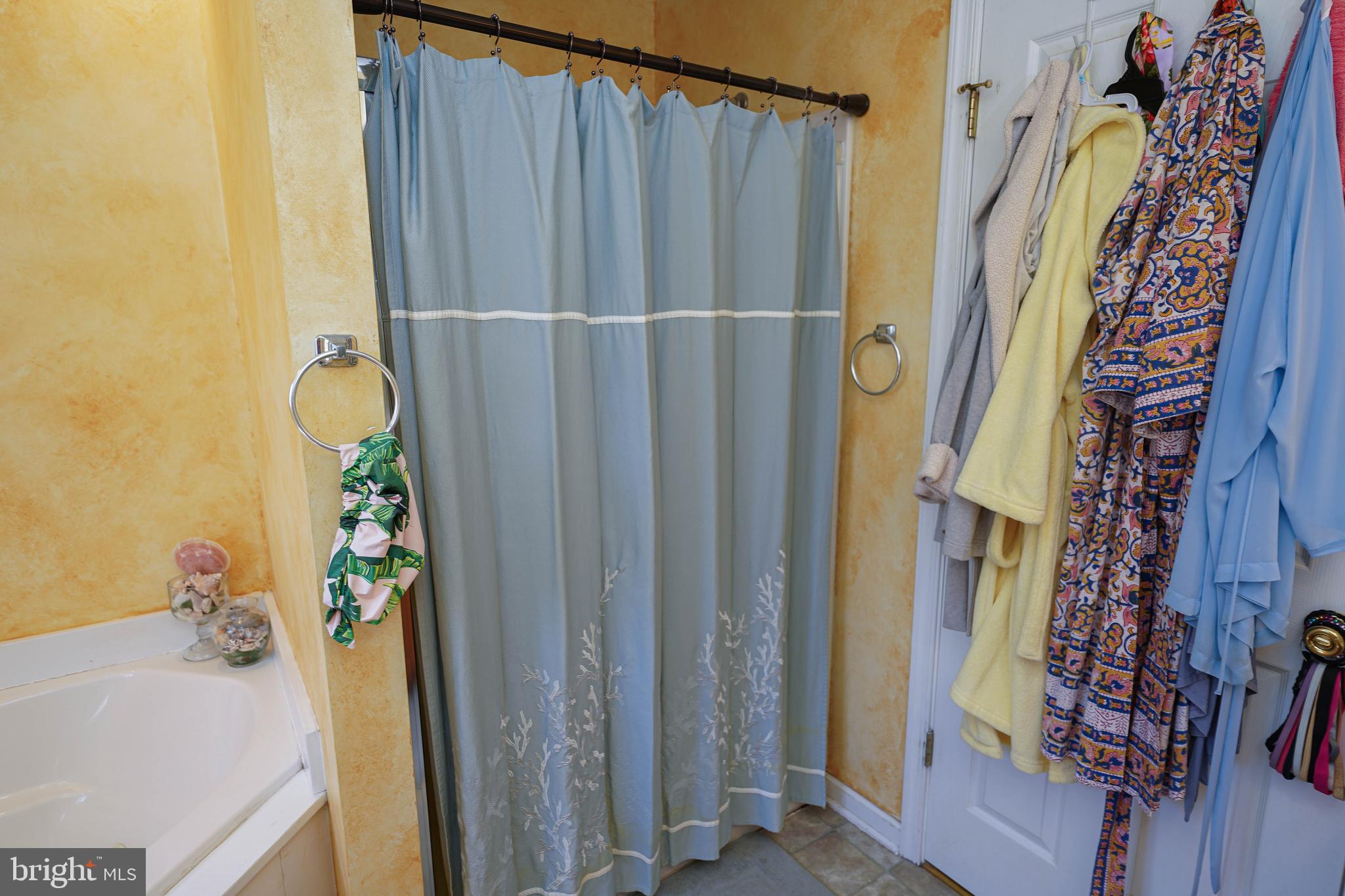 MOCKING BIRD - Residential