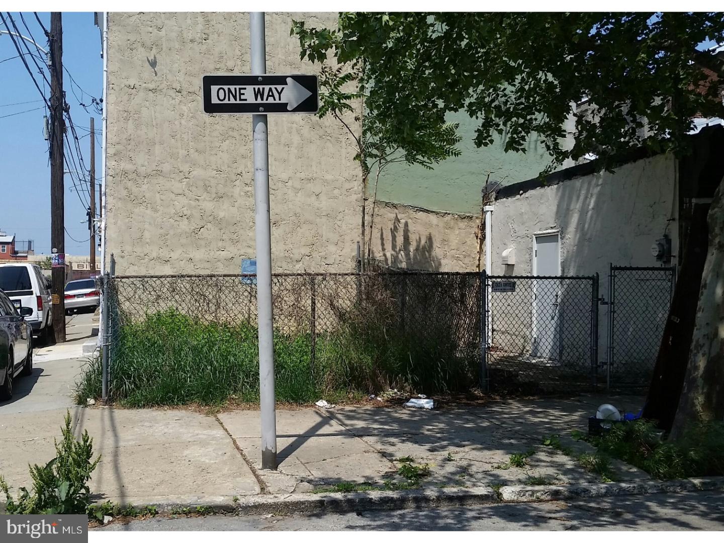 PHILADELPHIA (NORTH) - Land