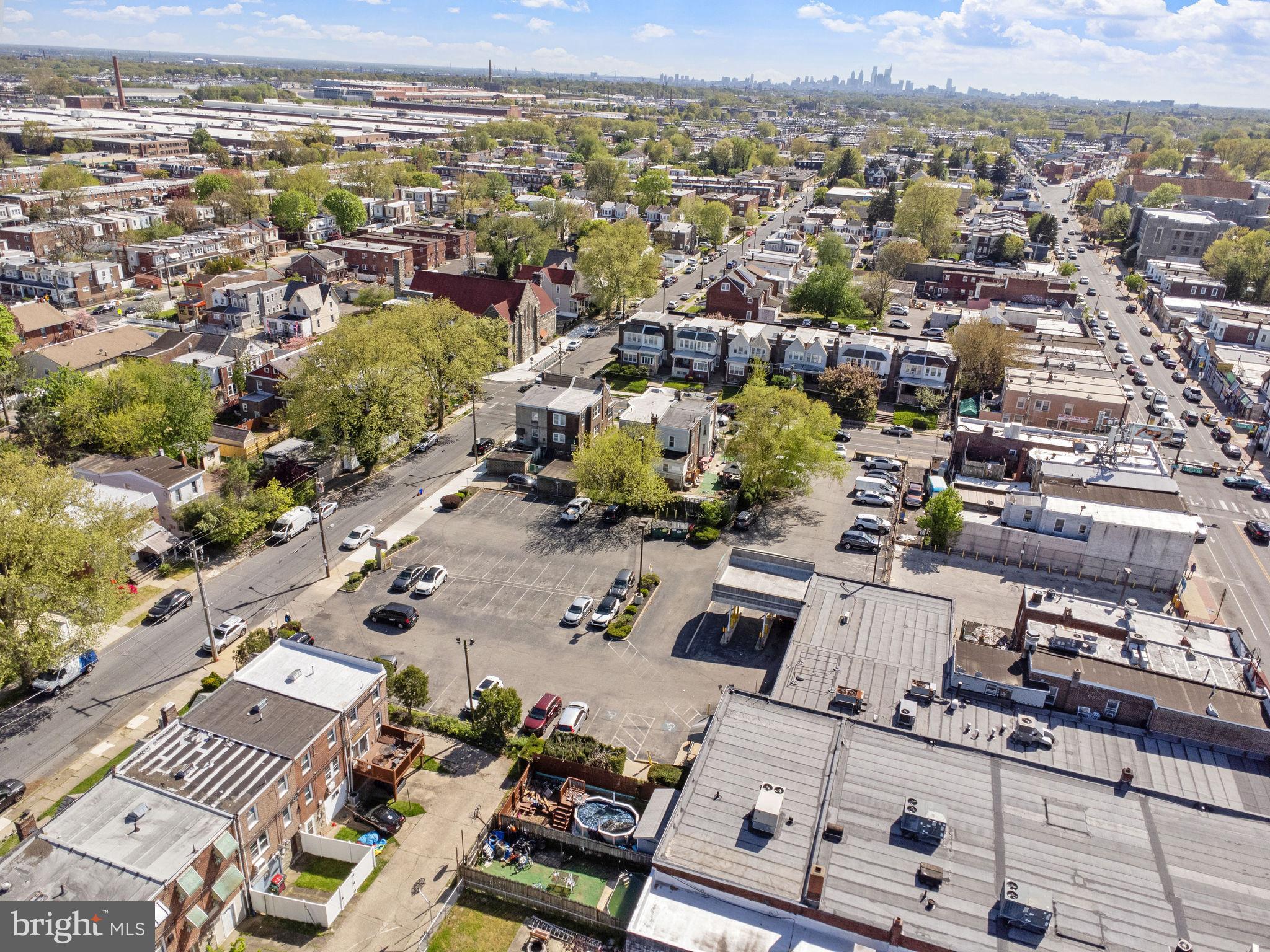 LAWNDALE - Commercial Sale