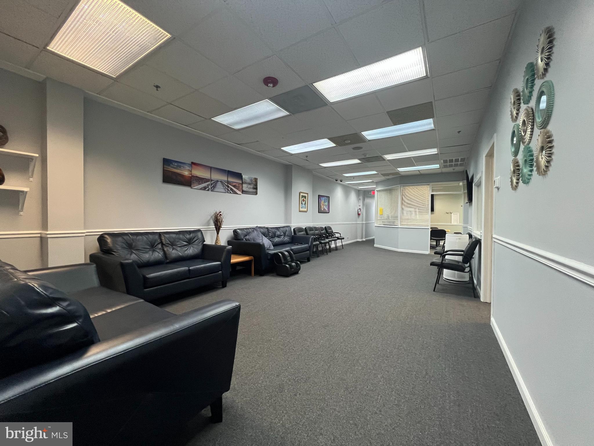 LAWNDALE - Commercial Sale