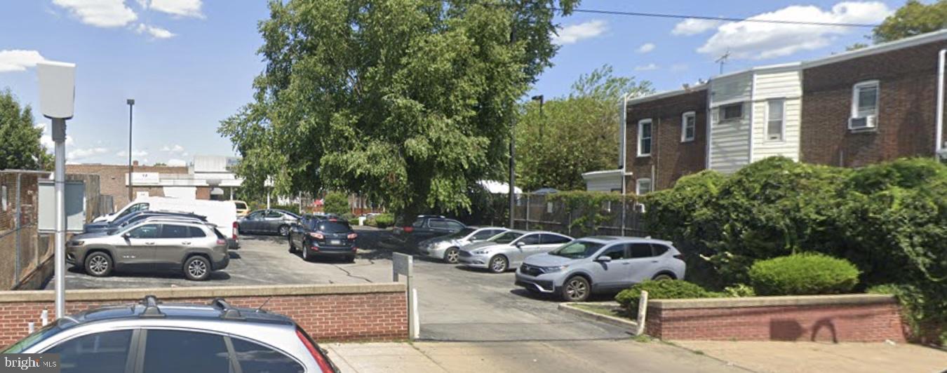 LAWNDALE - Commercial Sale