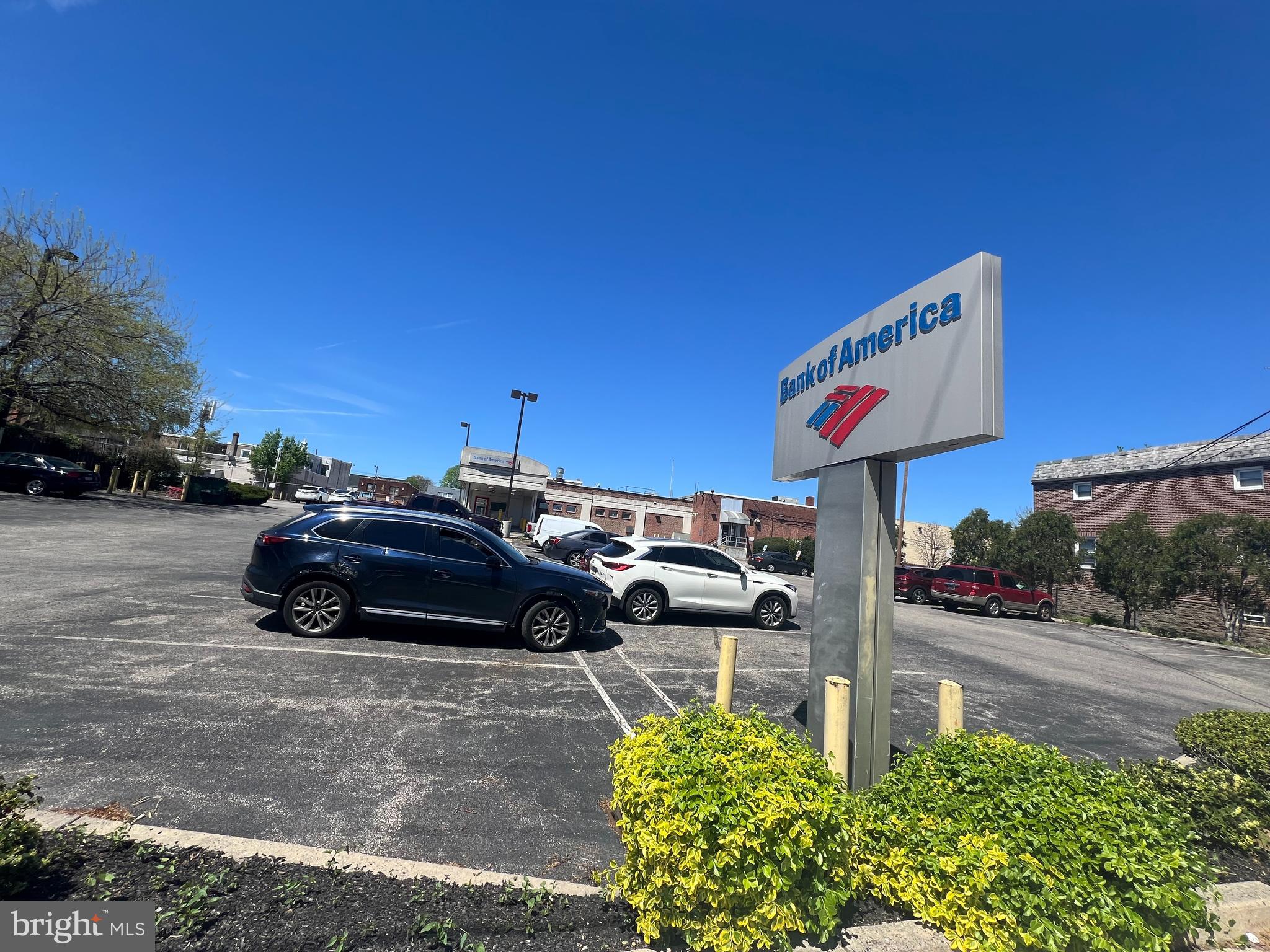LAWNDALE - Commercial Sale