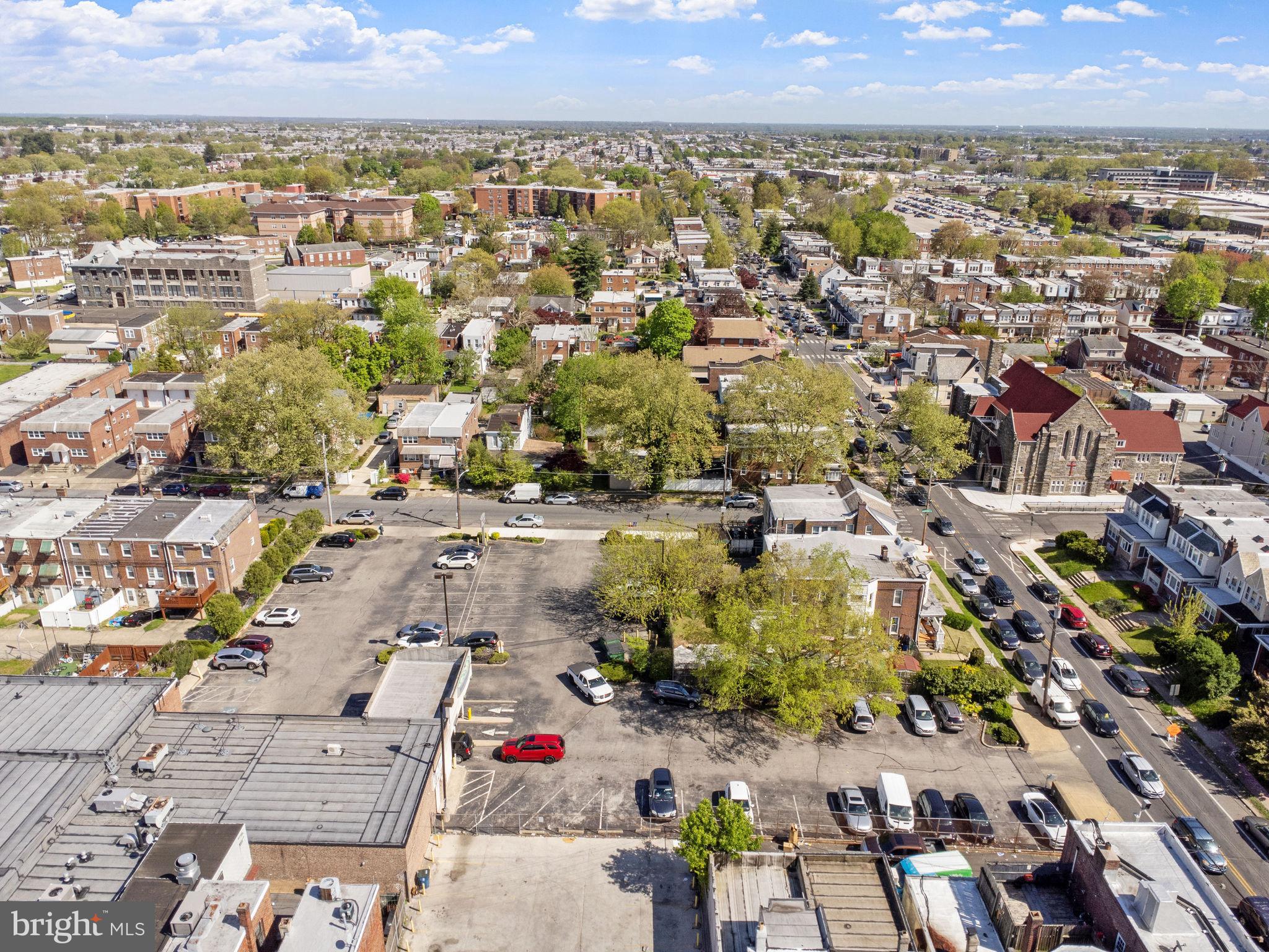 LAWNDALE - Commercial Sale