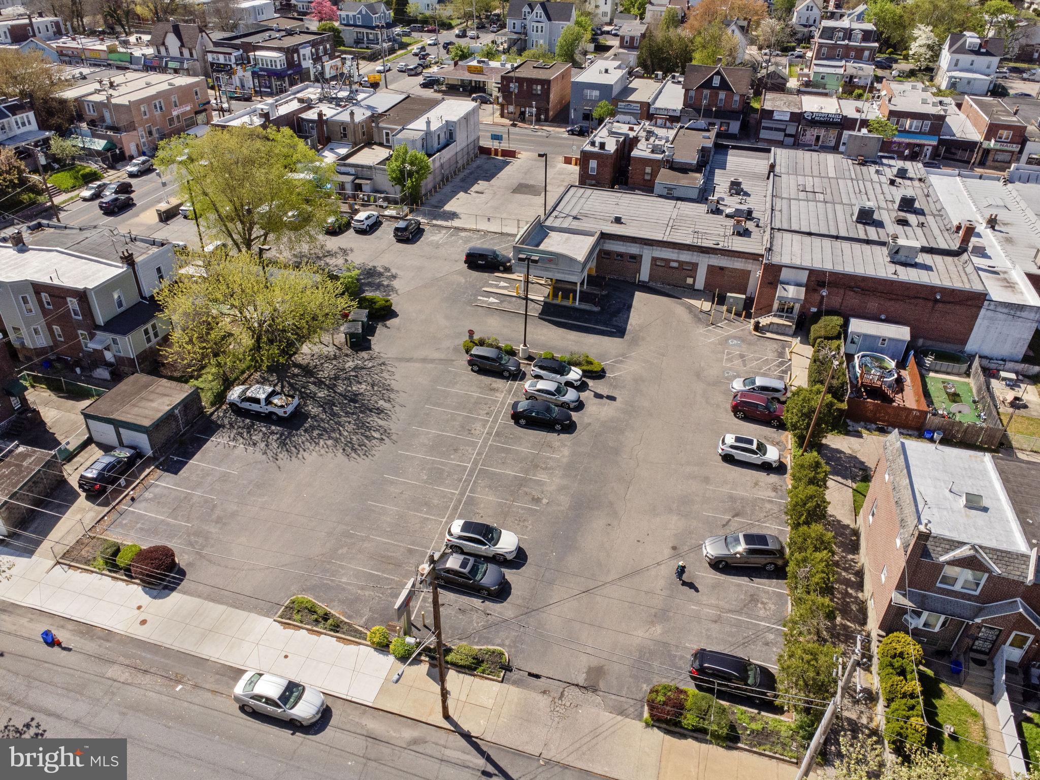 LAWNDALE - Commercial Sale