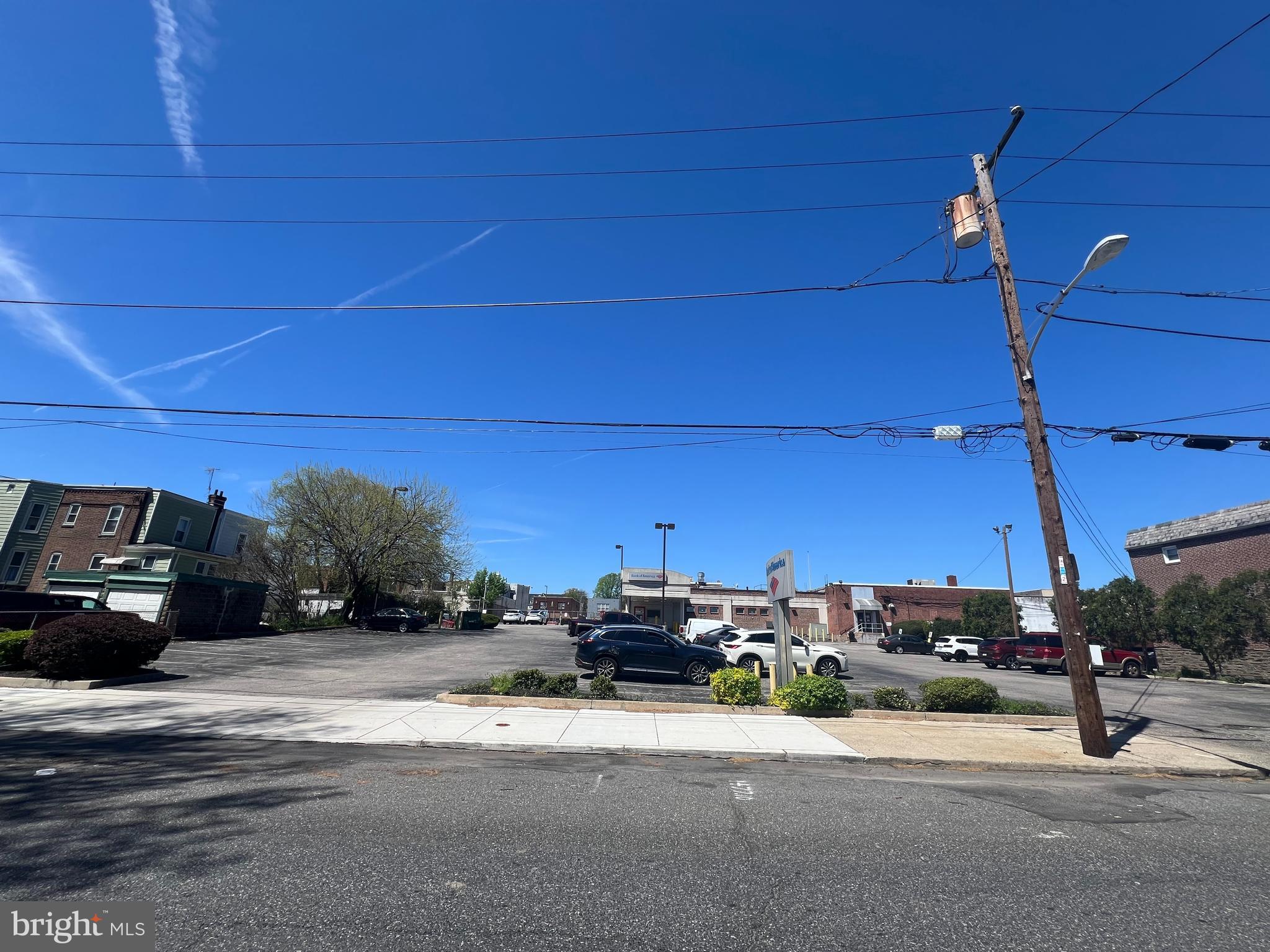 LAWNDALE - Commercial Sale
