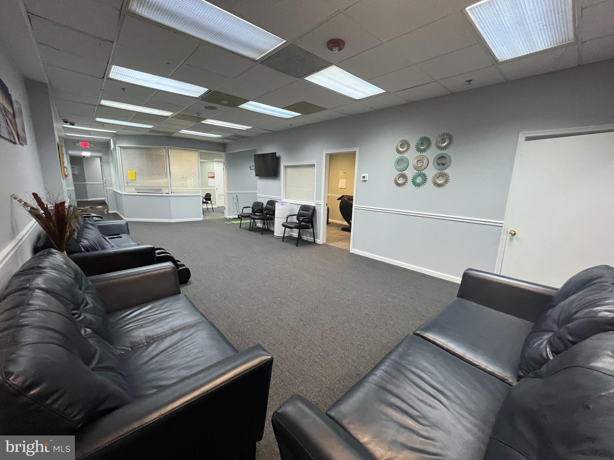 LAWNDALE - Commercial Sale