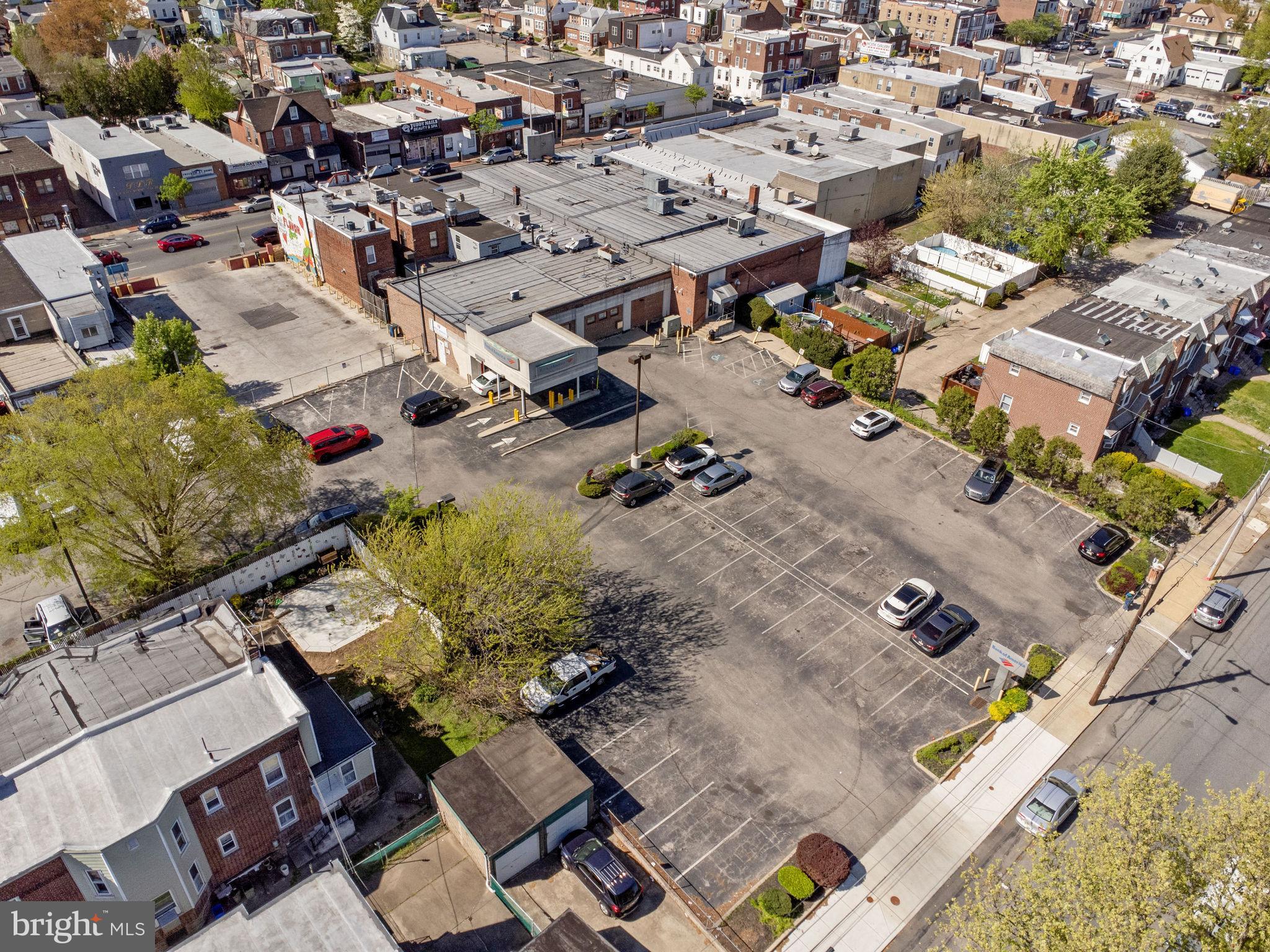 LAWNDALE - Commercial Sale