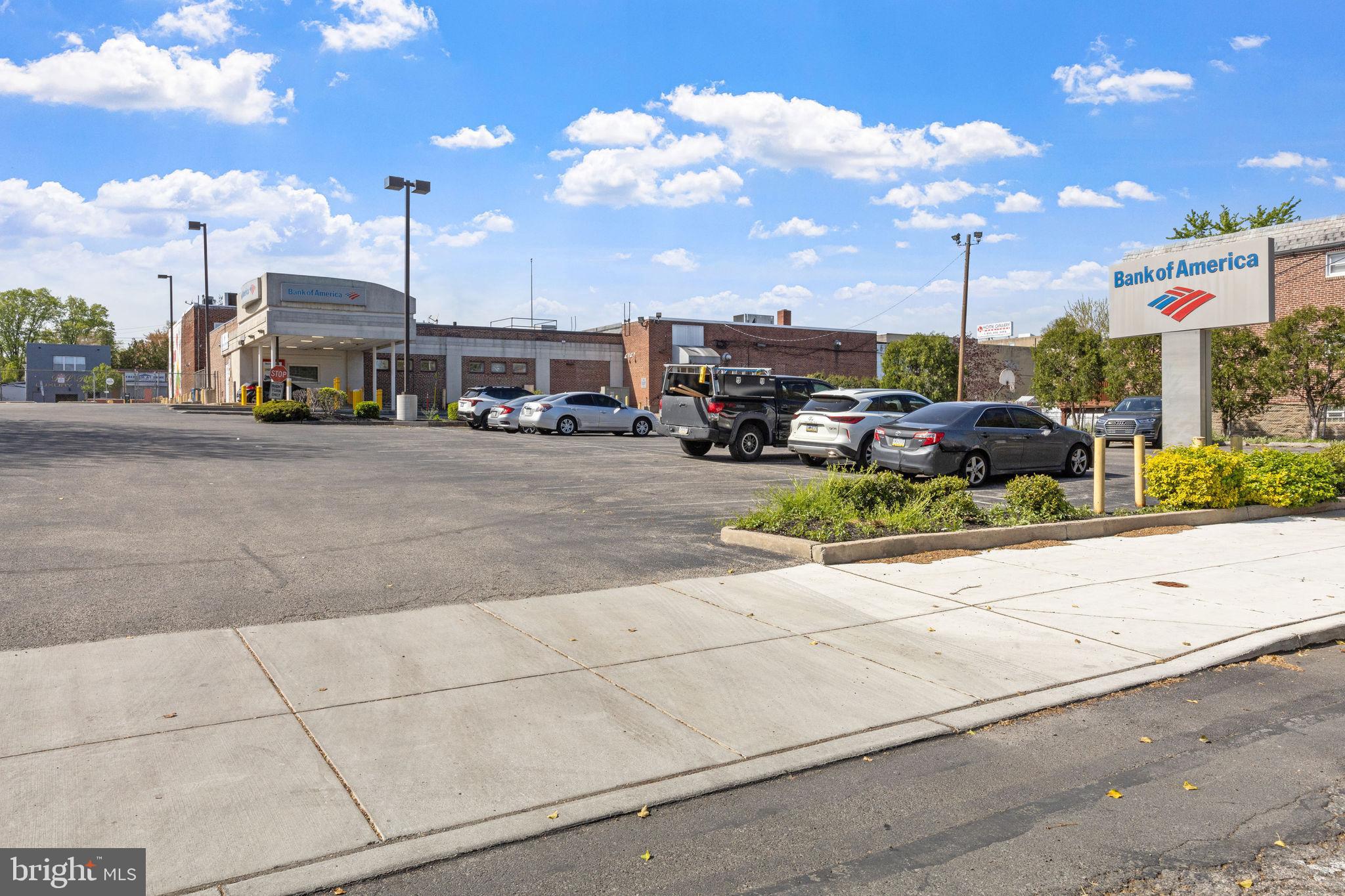 LAWNDALE - Commercial Sale