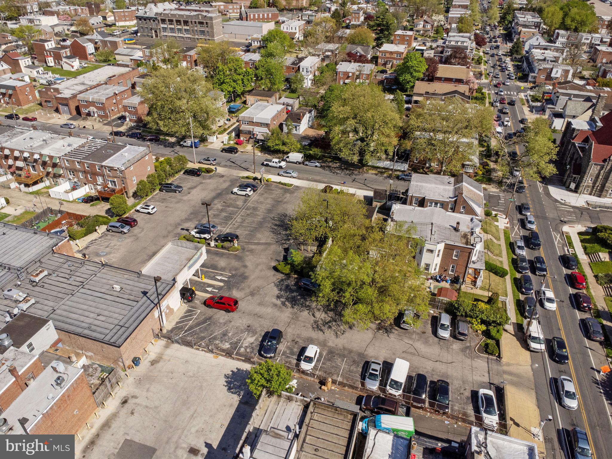 LAWNDALE - Commercial Sale