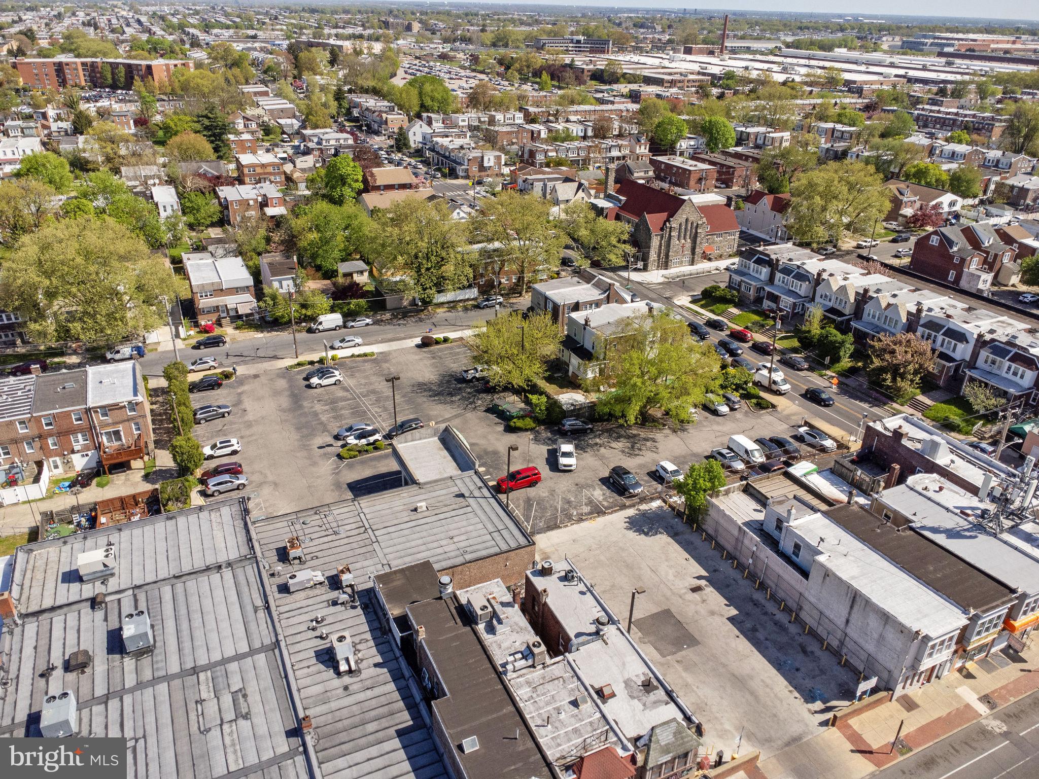 LAWNDALE - Commercial Sale