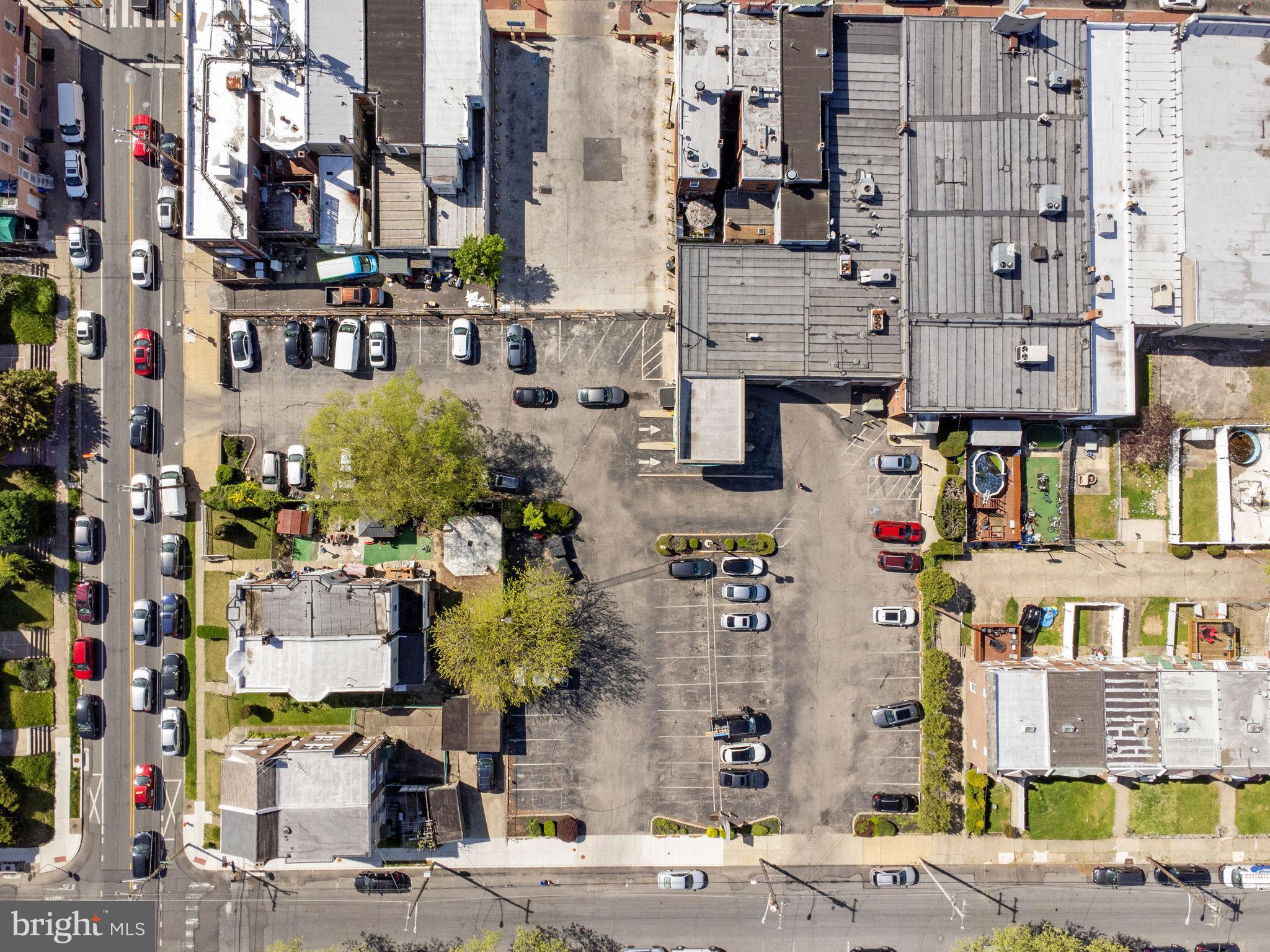 LAWNDALE - Commercial Sale