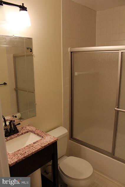 WATERGATE OF ALEXANDRIA - Residential Lease