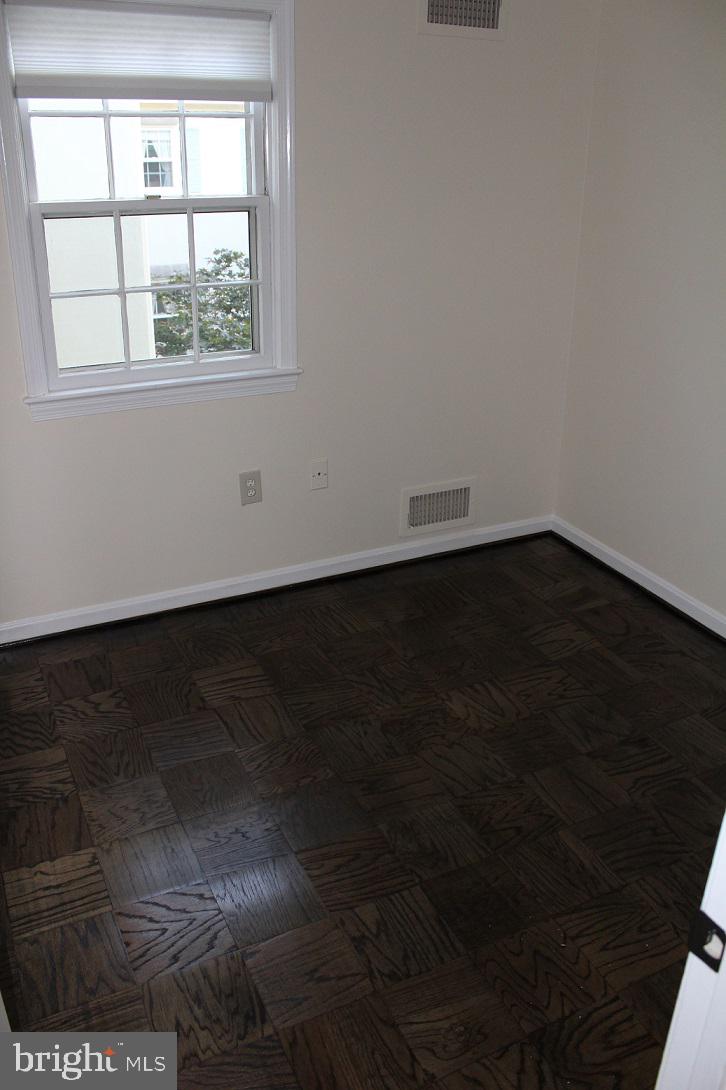 WATERGATE OF ALEXANDRIA - Residential Lease