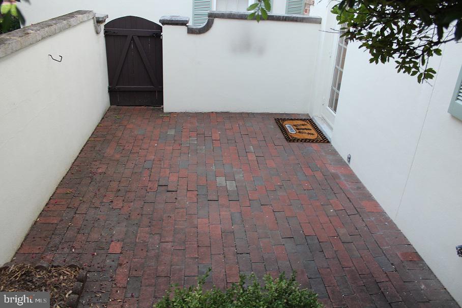 WATERGATE OF ALEXANDRIA - Residential Lease