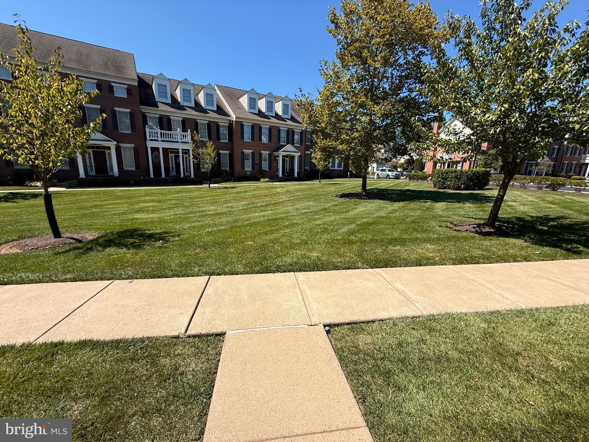 NEWTOWN WALK - Residential