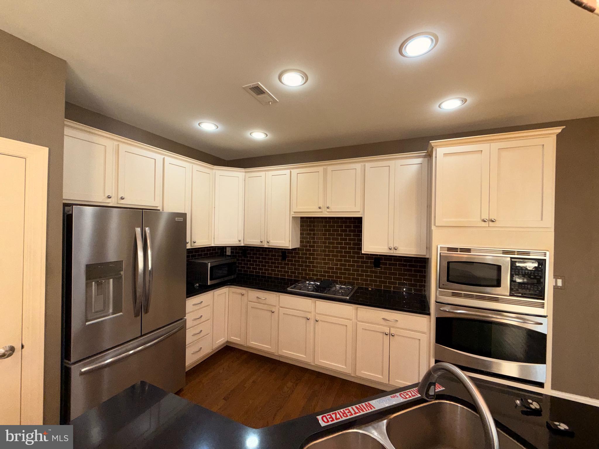 NEWTOWN WALK - Residential