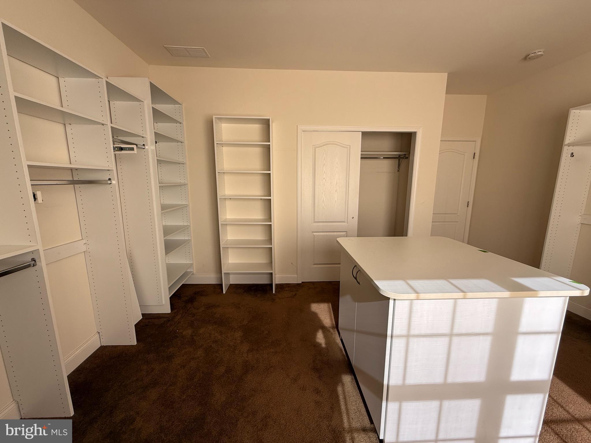 NEWTOWN WALK - Residential