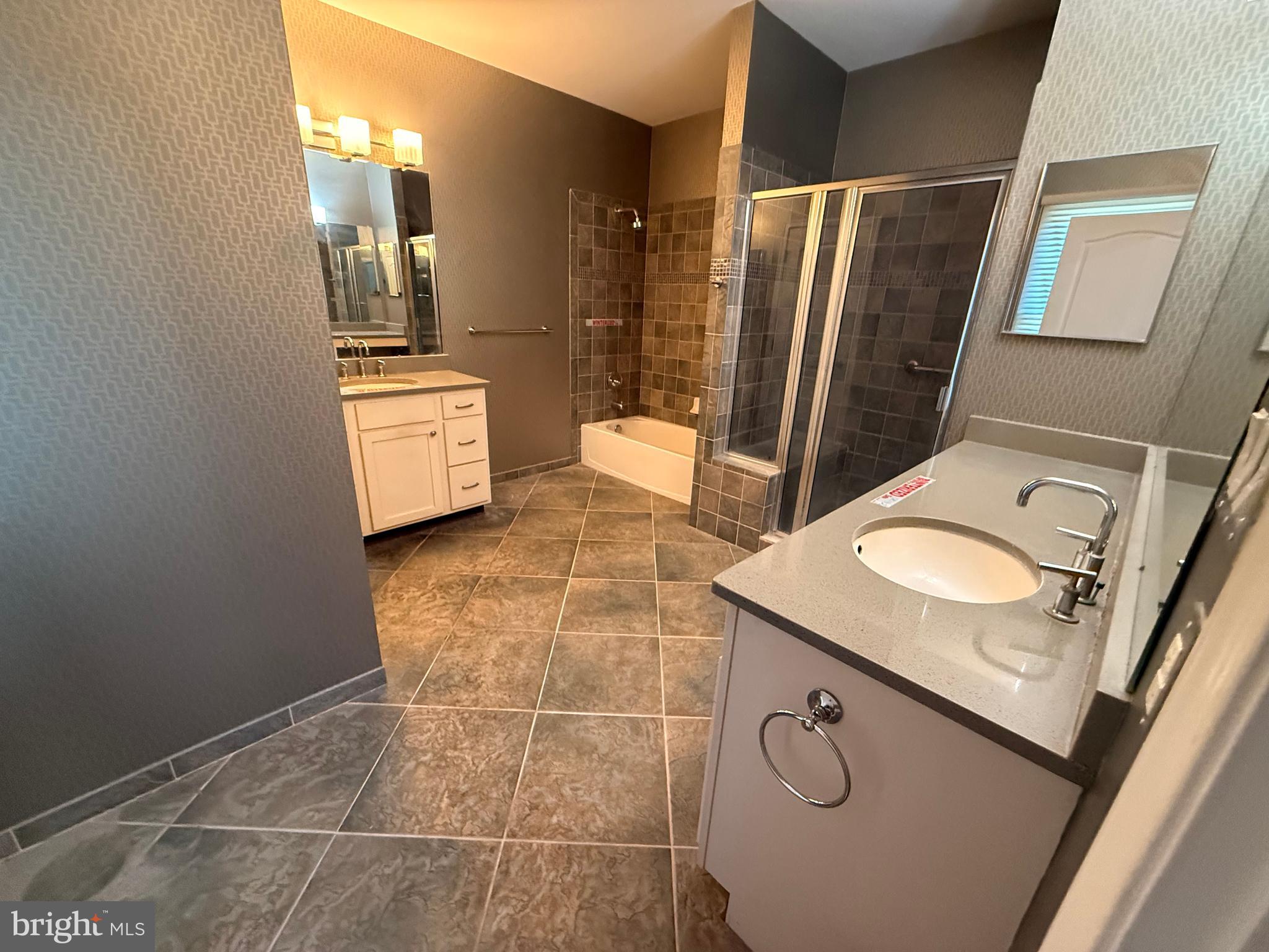 NEWTOWN WALK - Residential