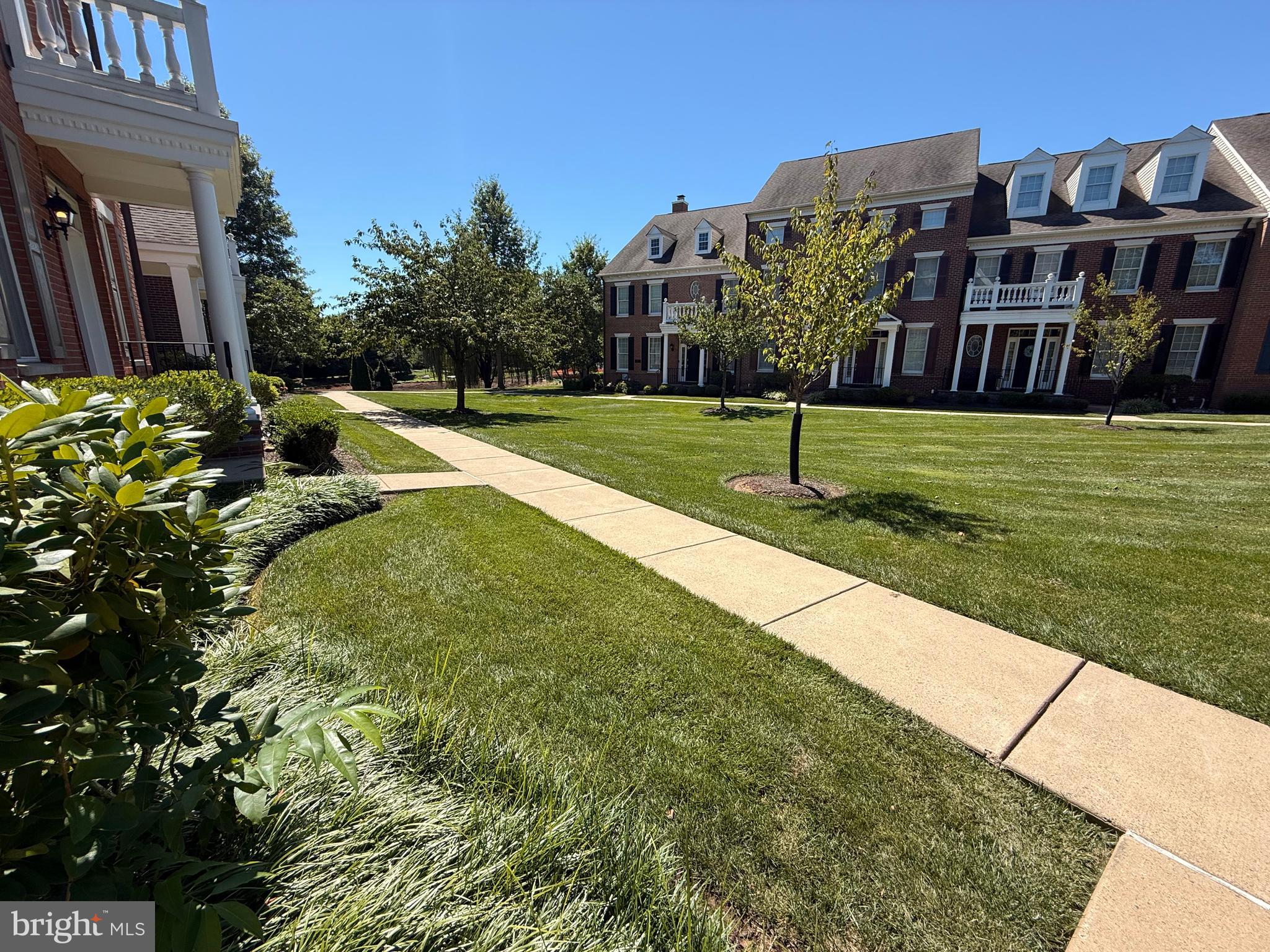 NEWTOWN WALK - Residential
